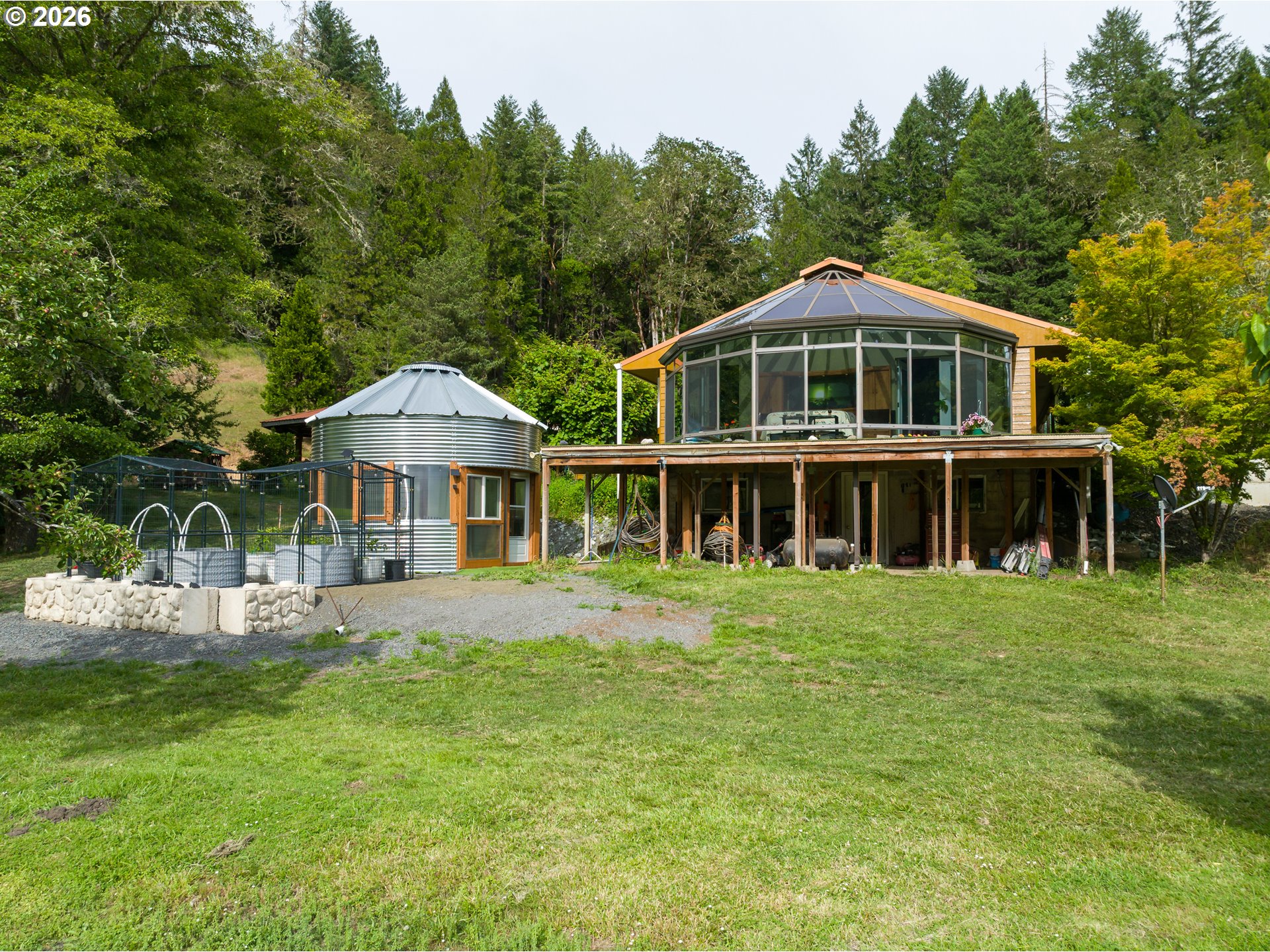 main property photo 2