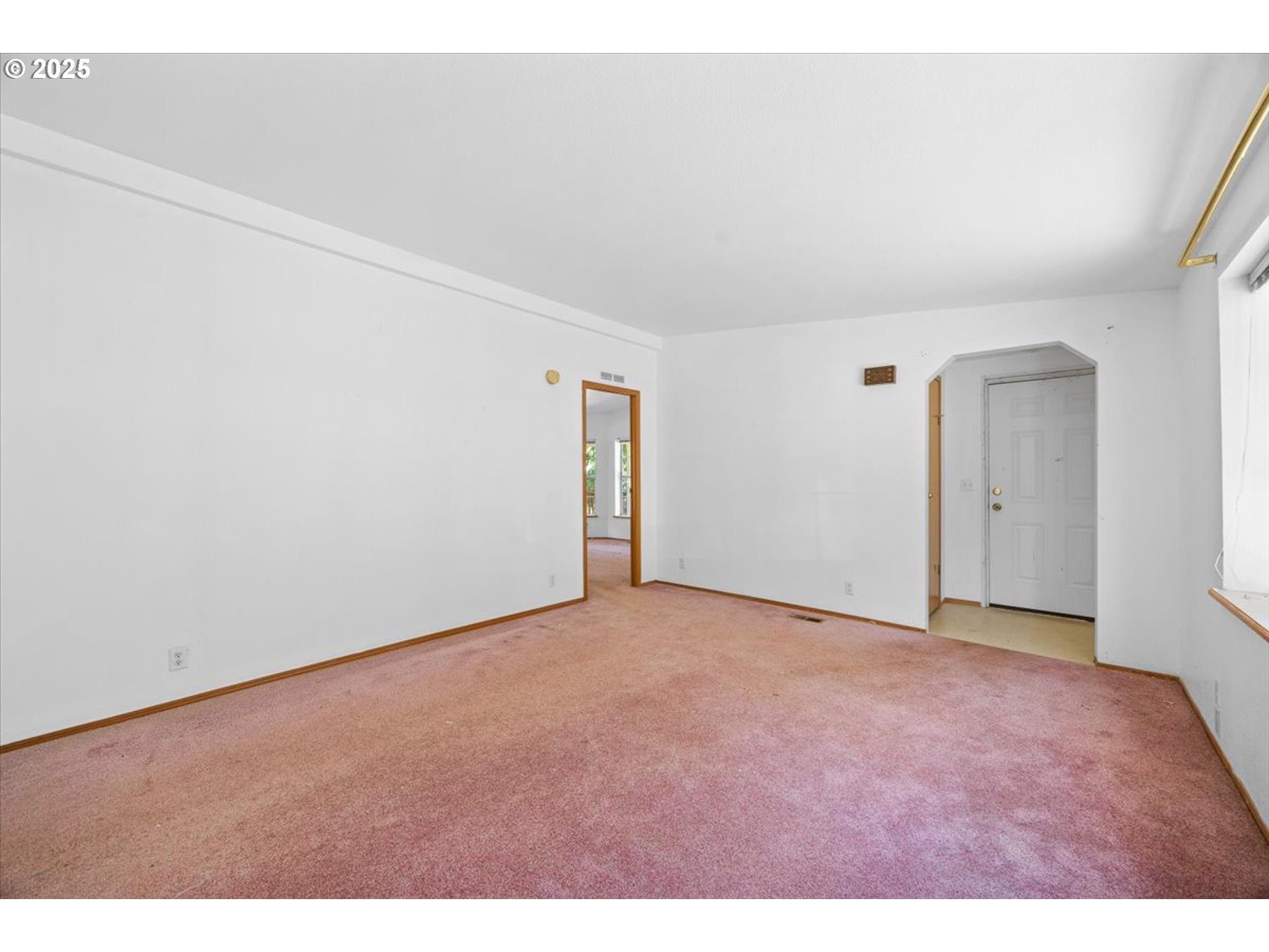 property viewer photo 18