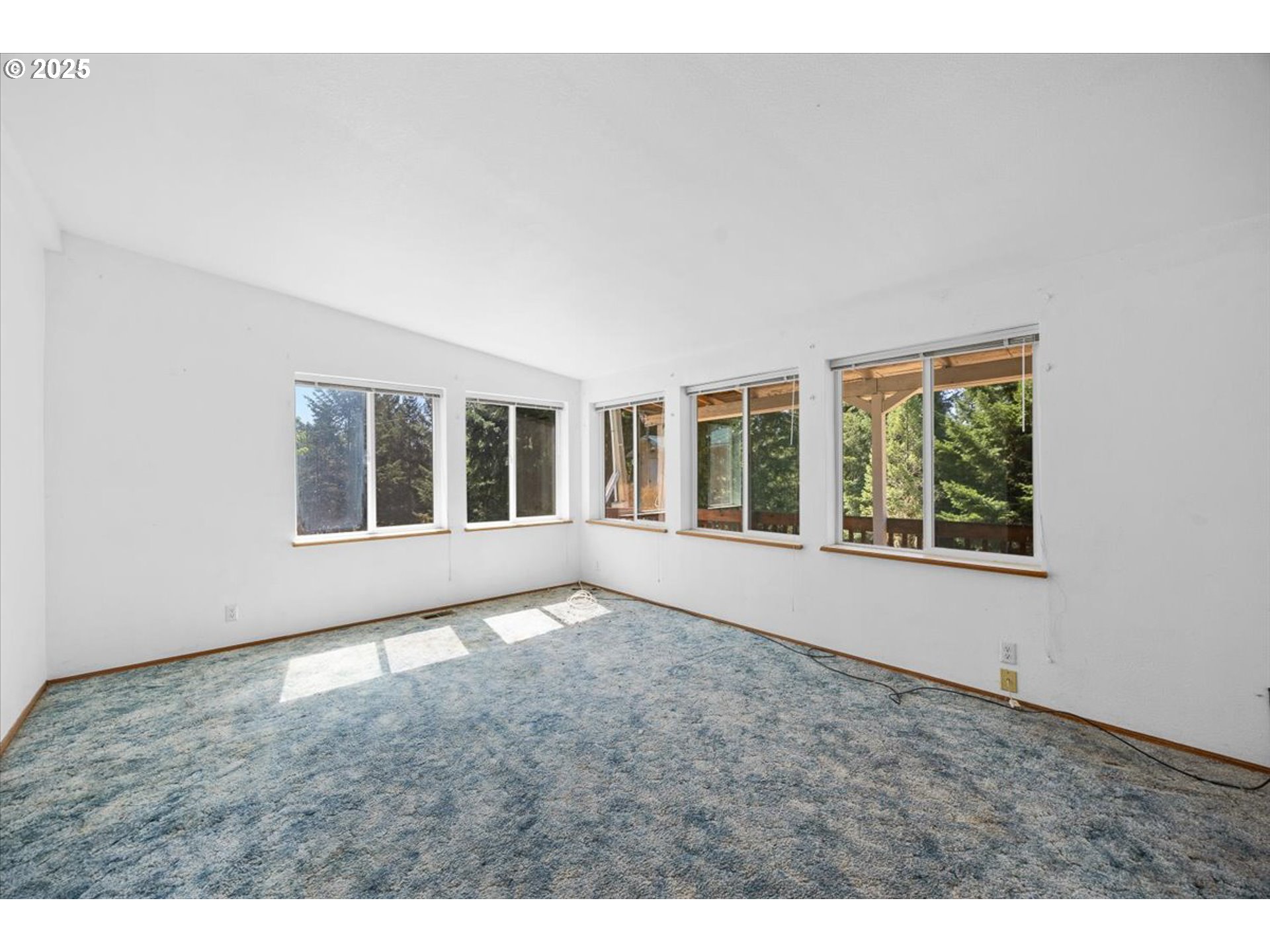property viewer photo 25