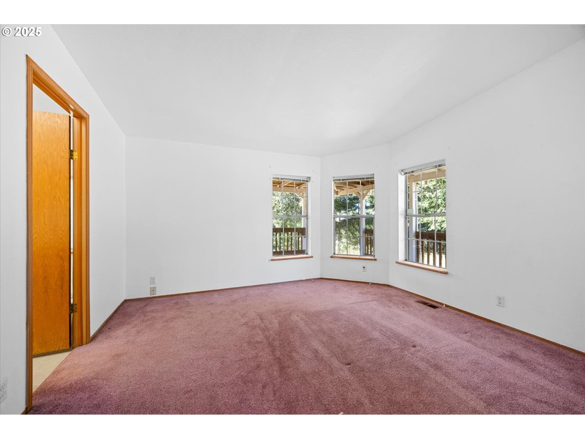 property viewer photo 30