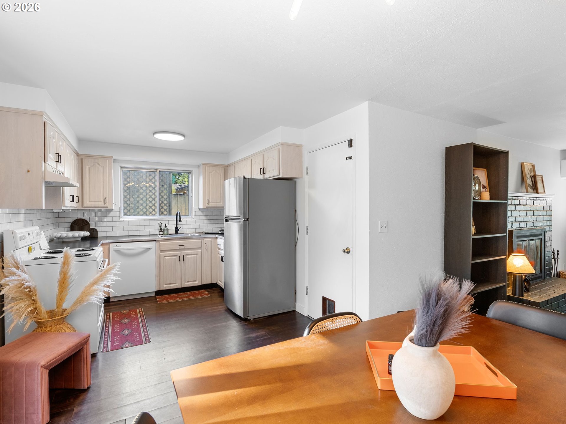 property viewer photo 12