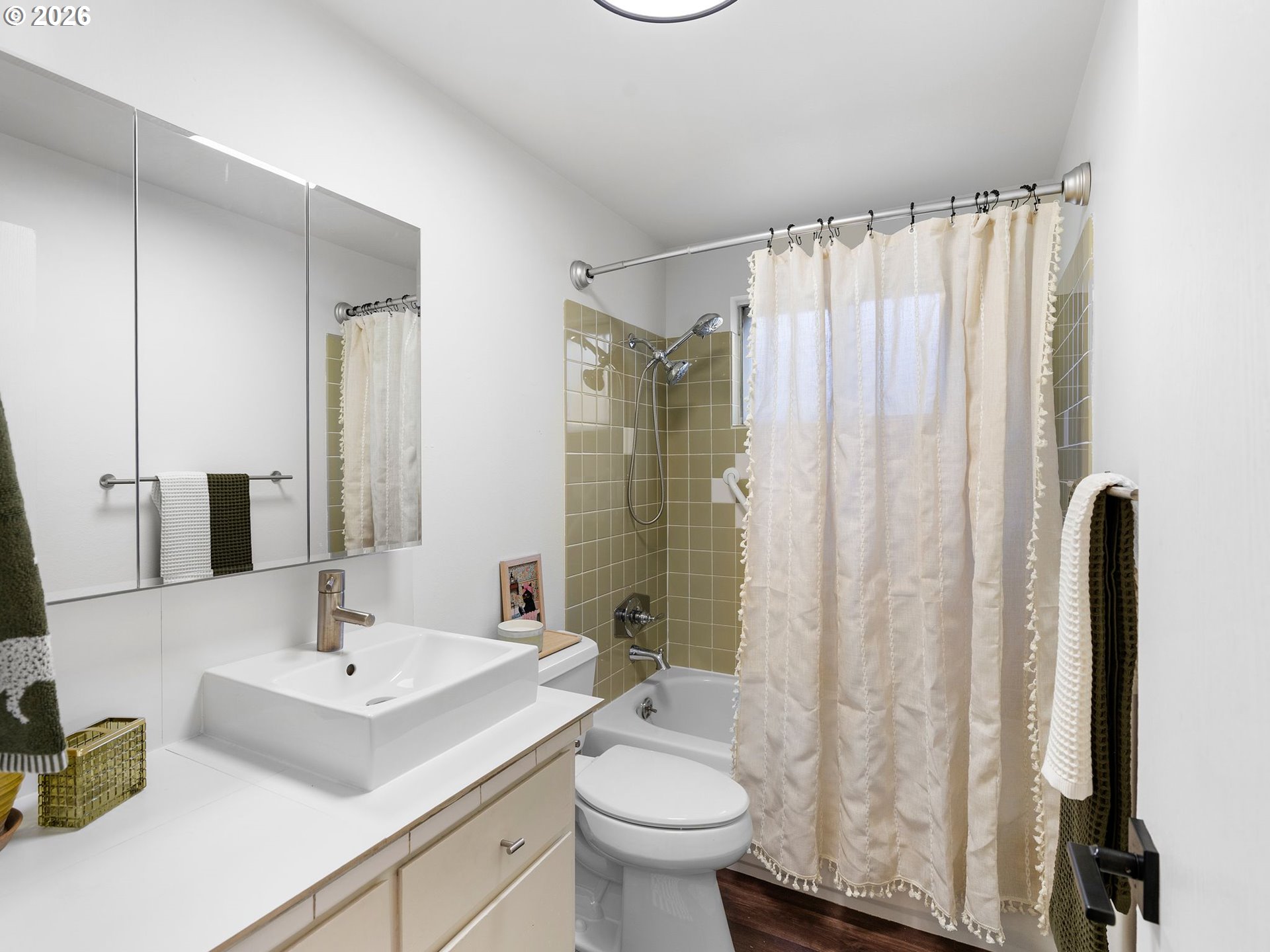 property viewer photo 20