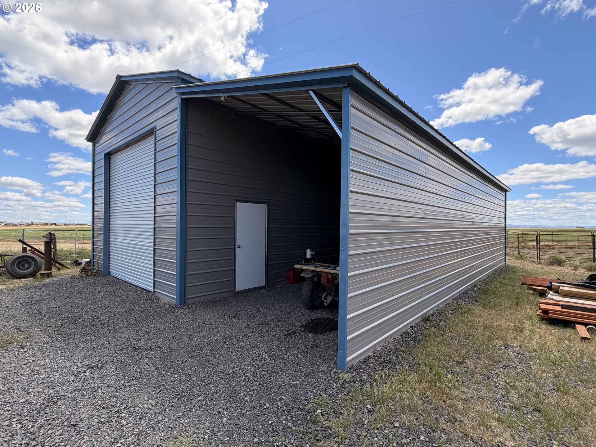 main property photo 40