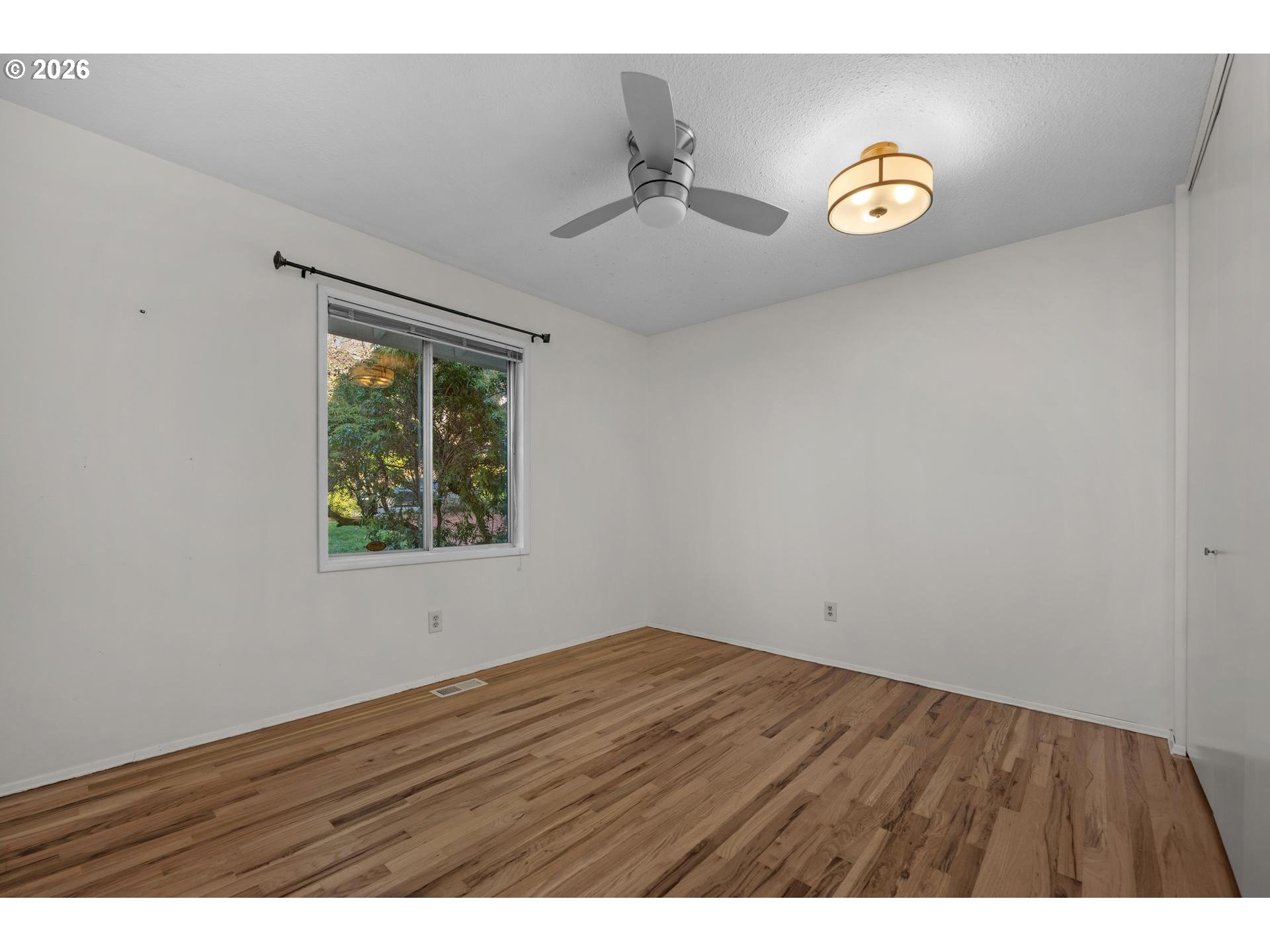 property viewer photo 32