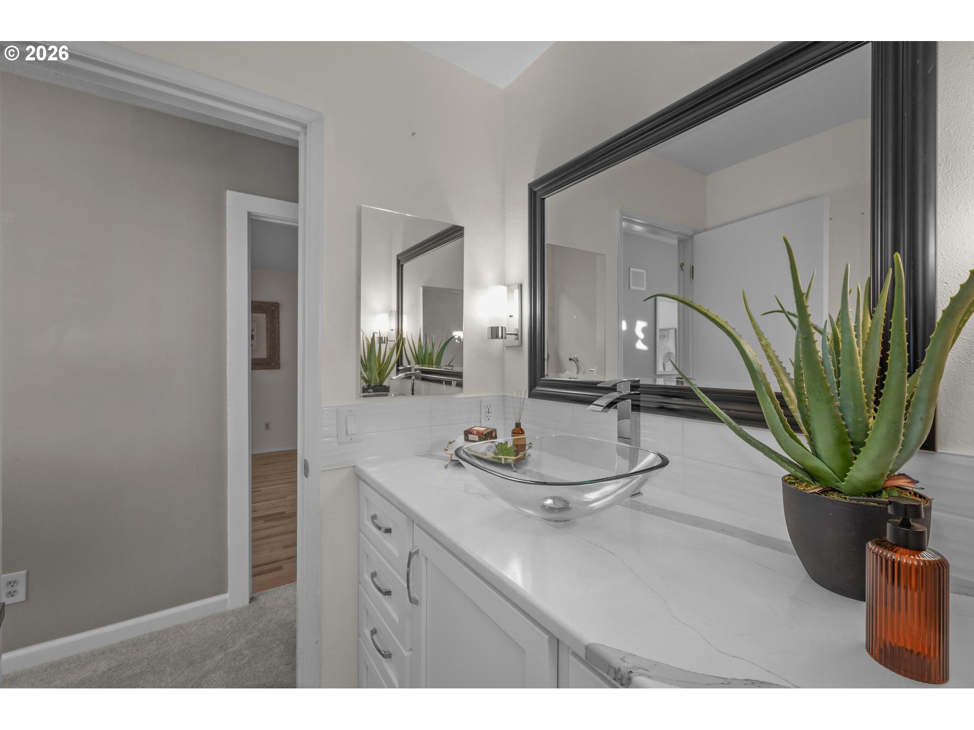 property viewer photo 35