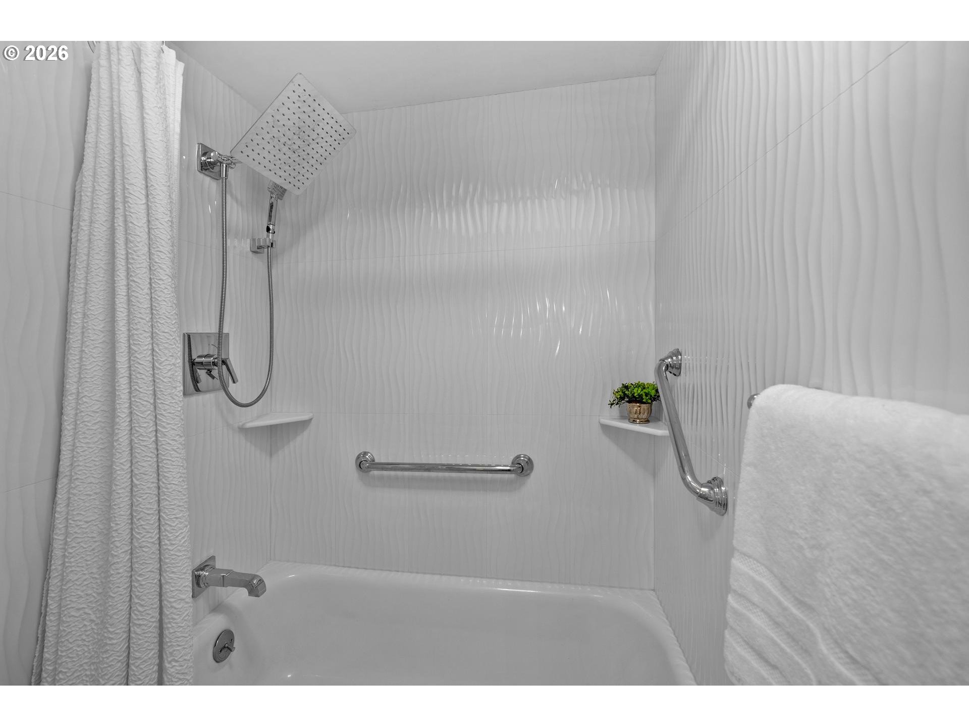 property viewer photo 36