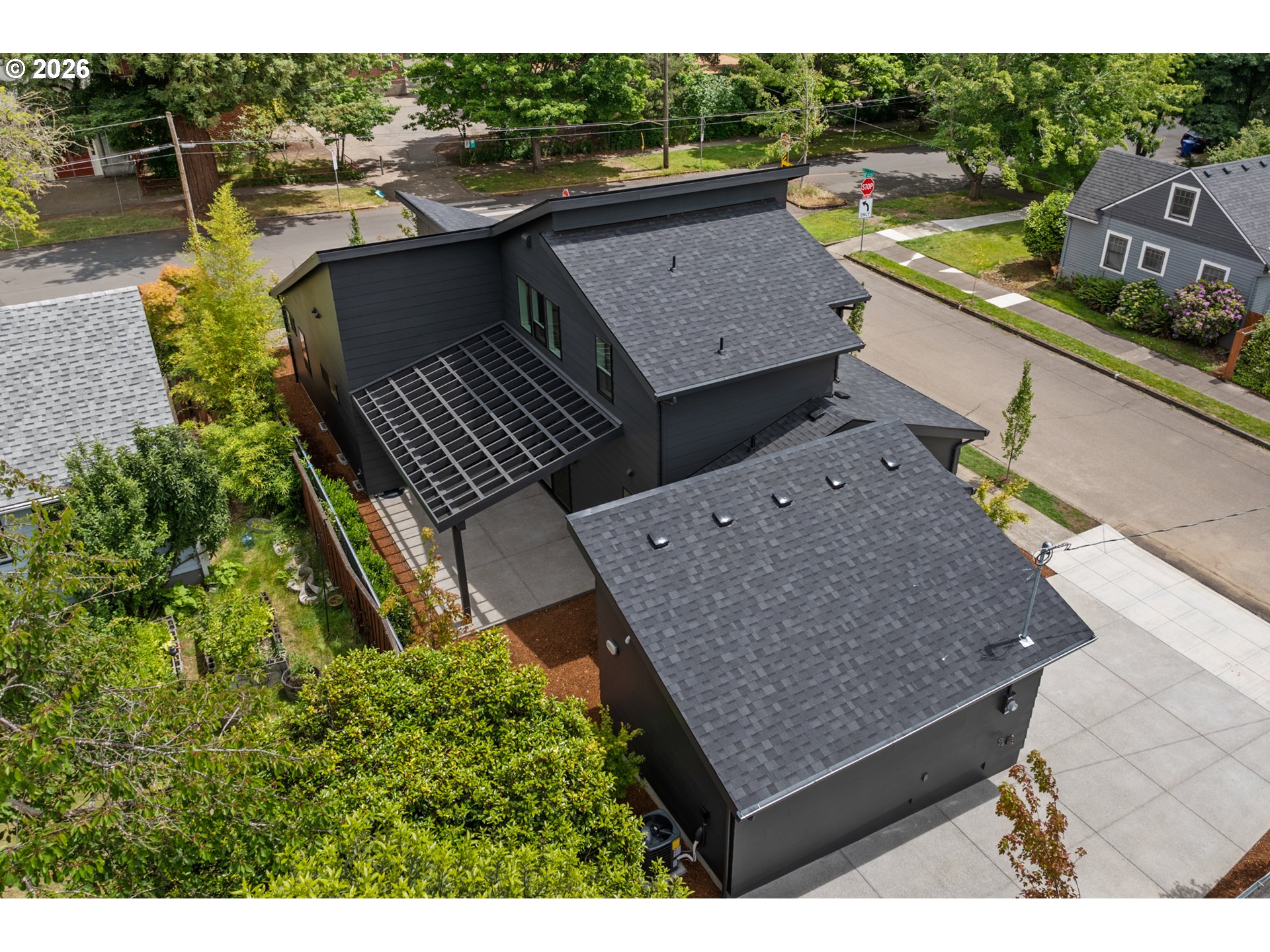 main property photo 40