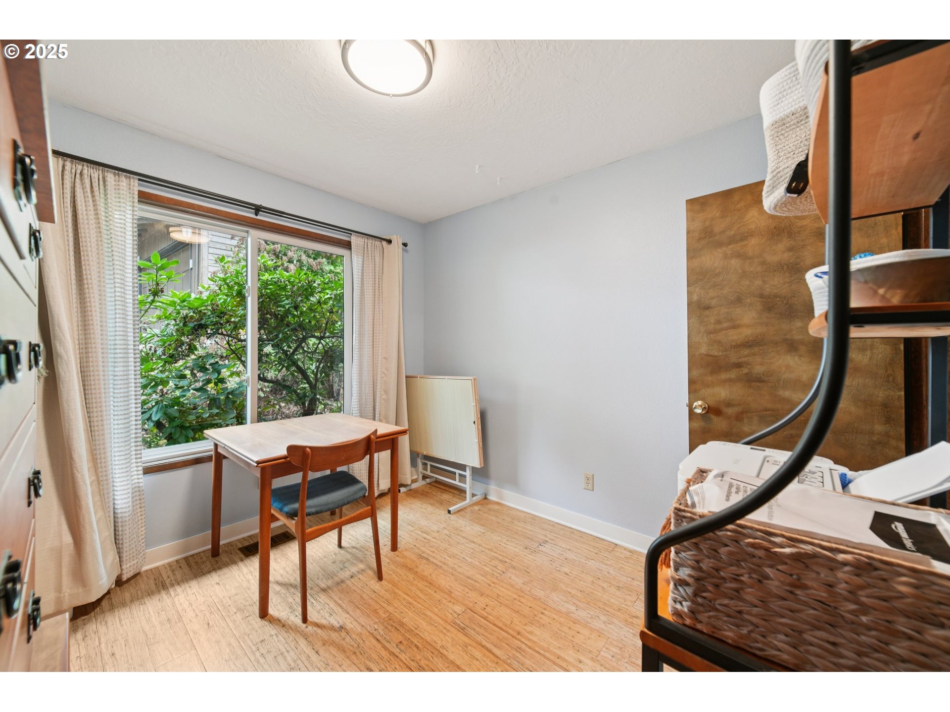 property viewer photo 19