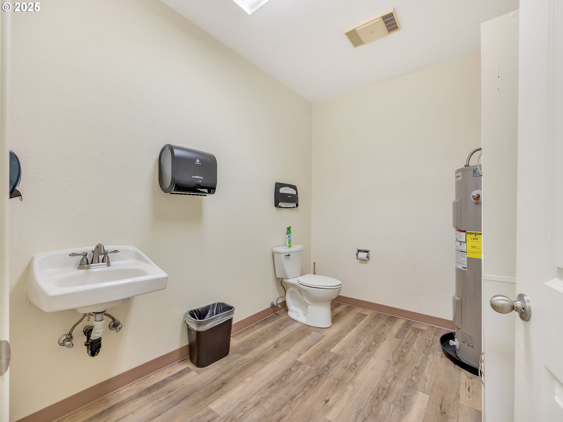 main property photo 27