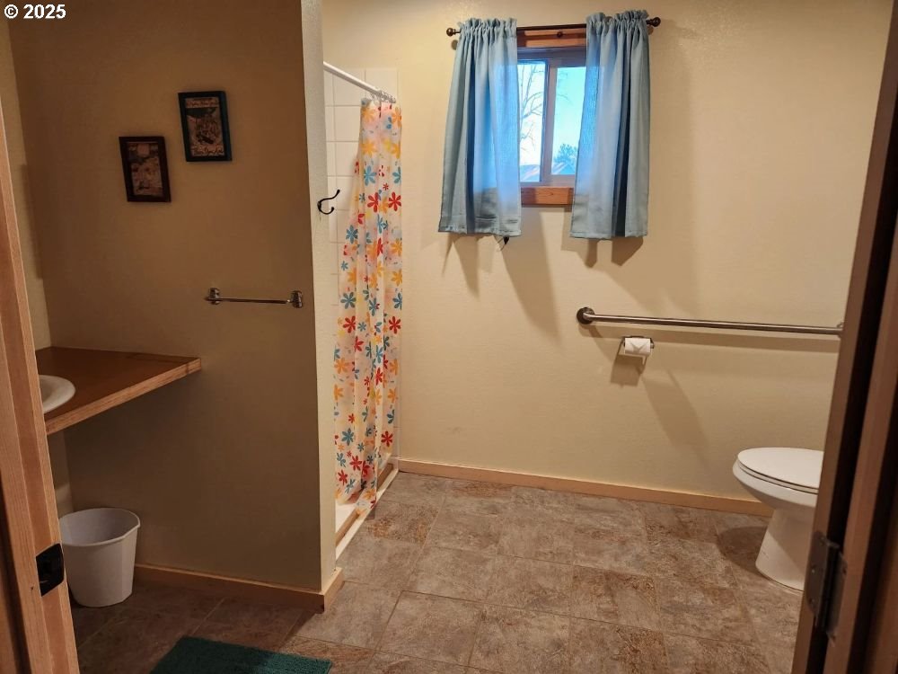 main property photo 13