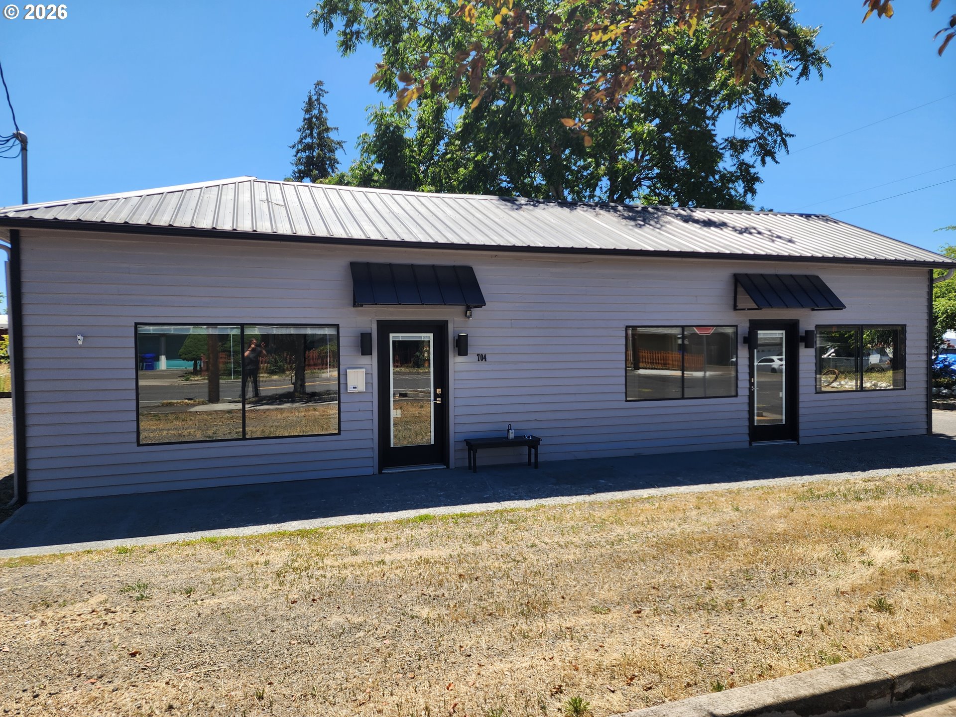 main property photo 20