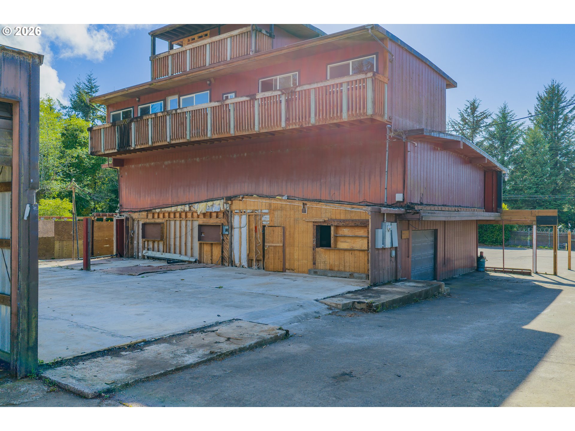 main property photo 13