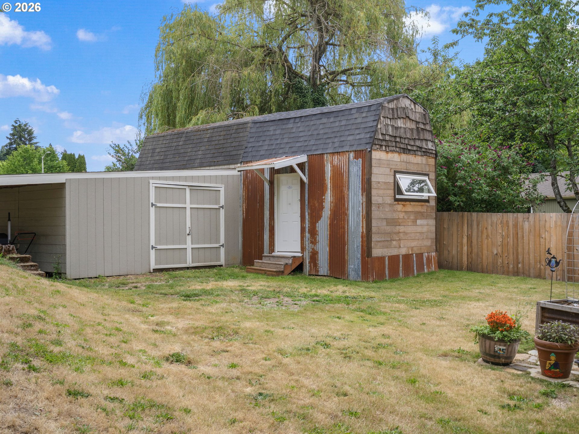 main property photo 23