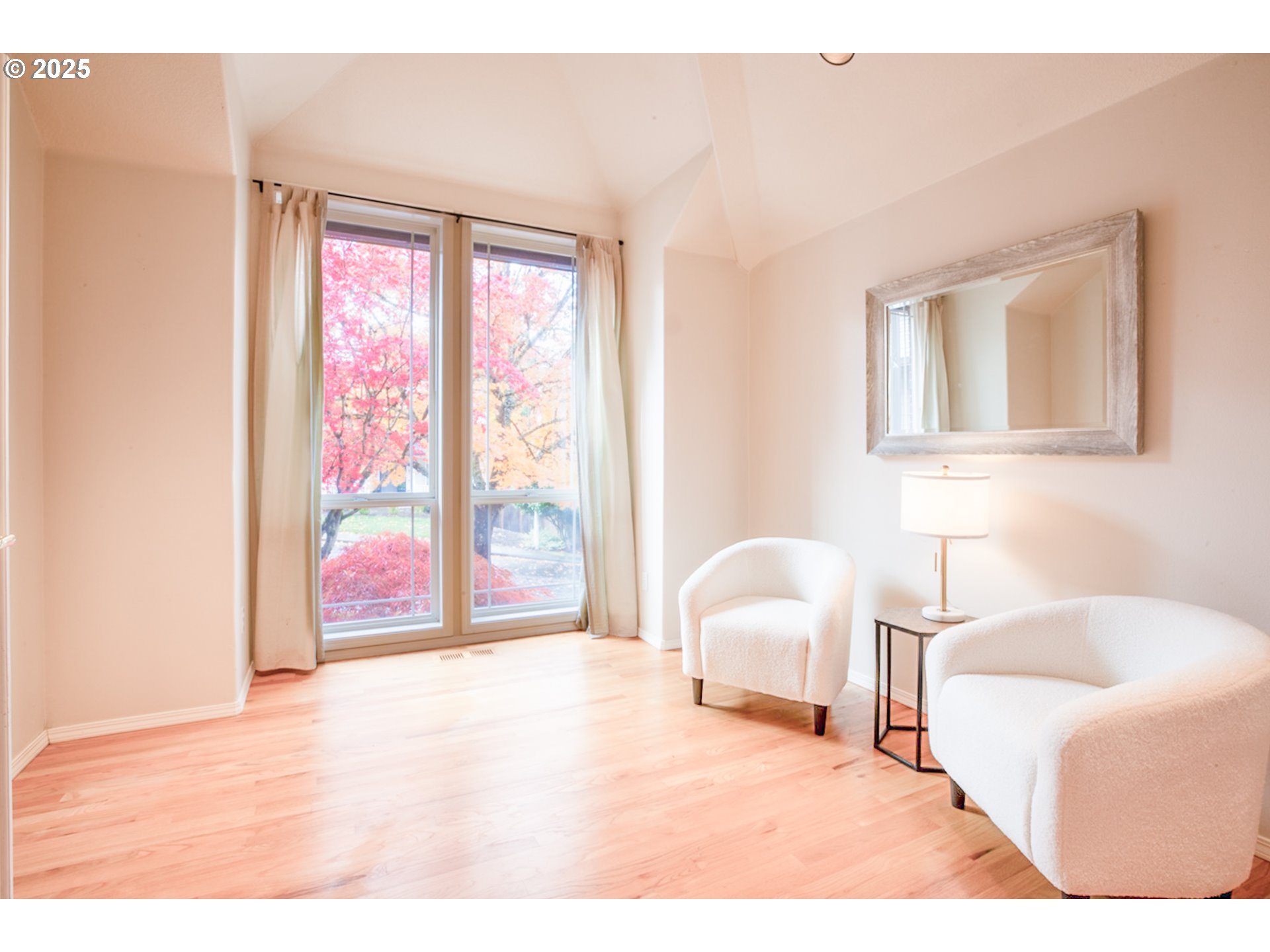 property viewer photo 11