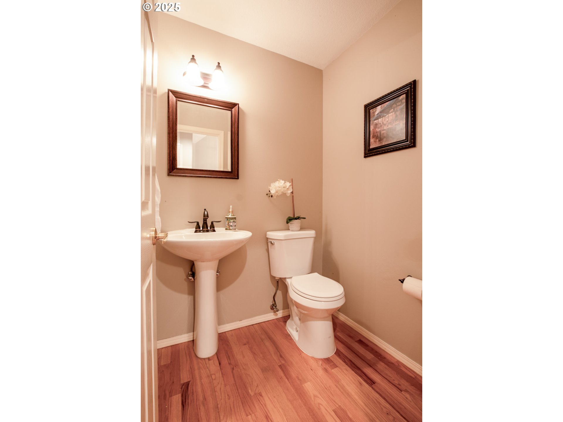 property viewer photo 12