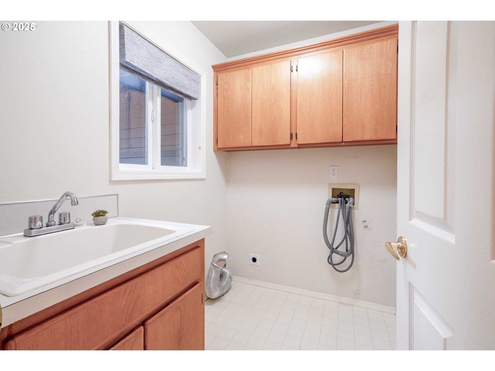property viewer photo 13