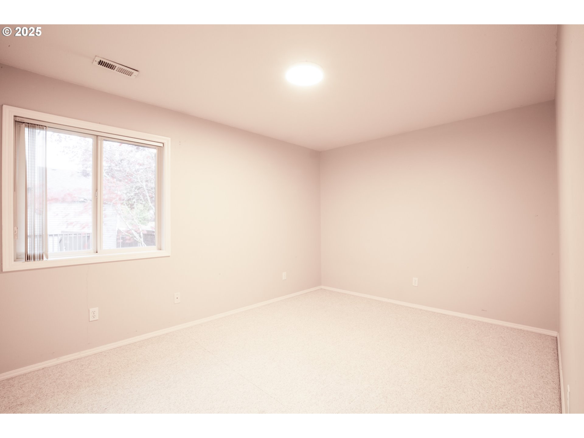 property viewer photo 16