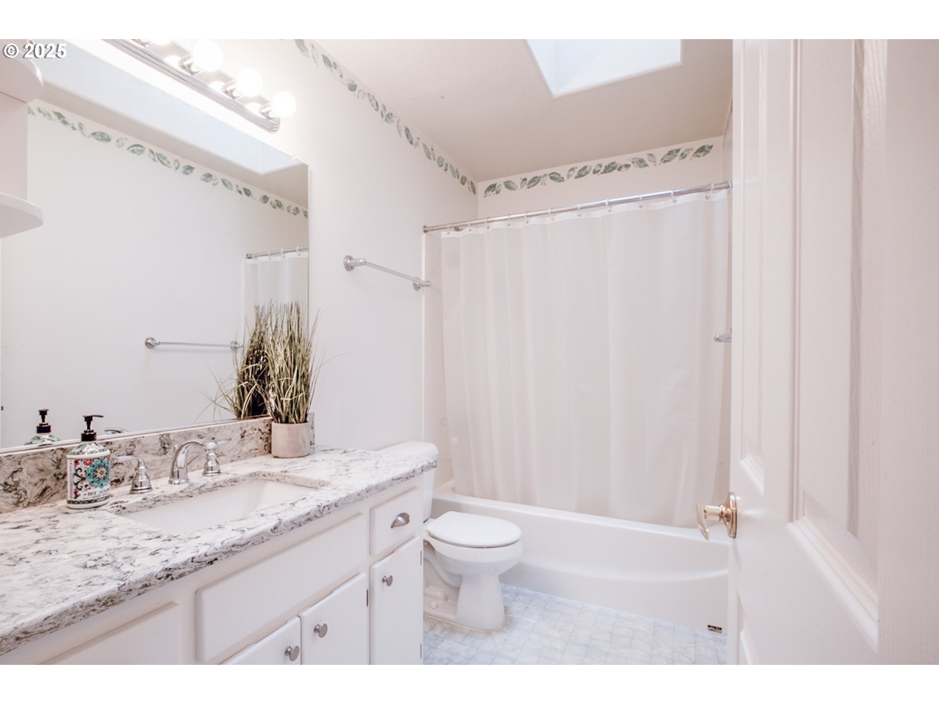 property viewer photo 18