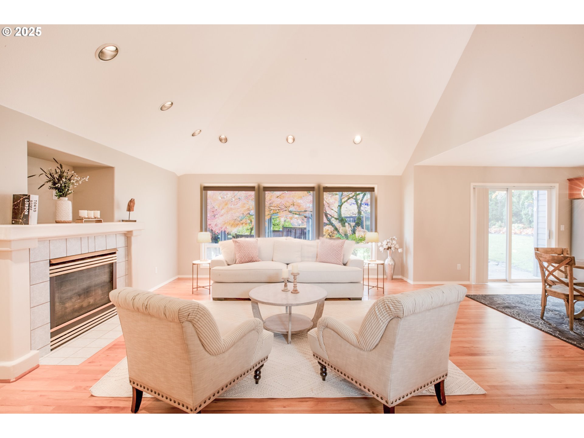 property viewer photo 5