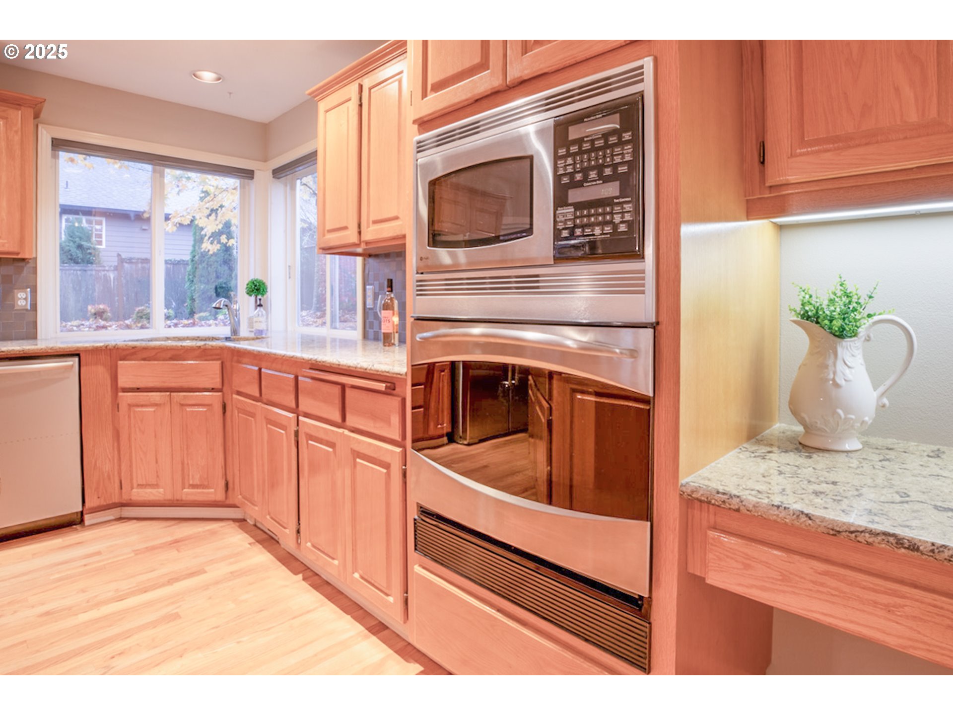 property viewer photo 9