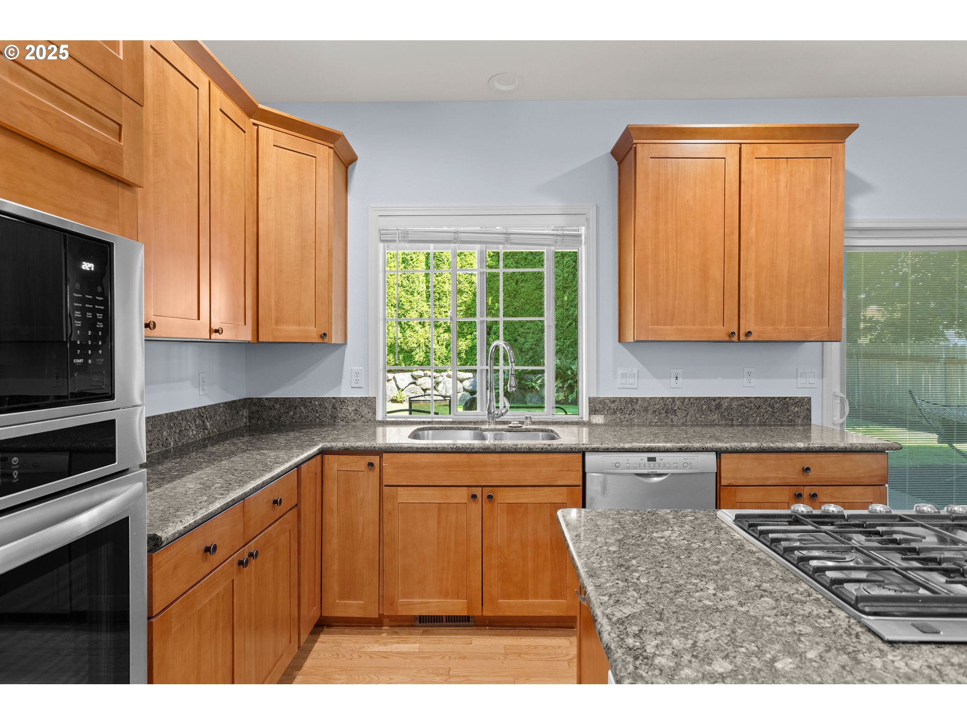 property viewer photo 32