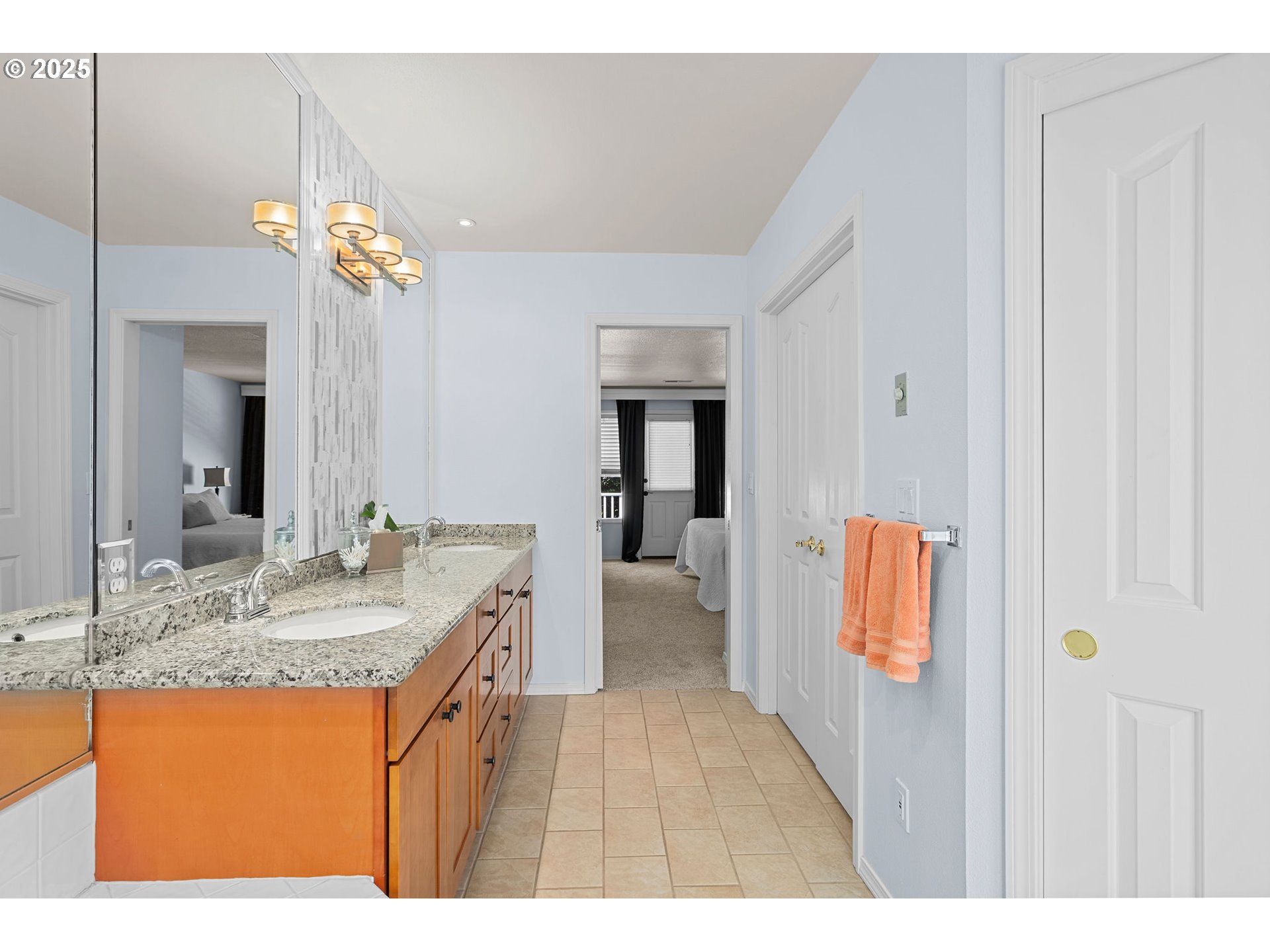 property viewer photo 43