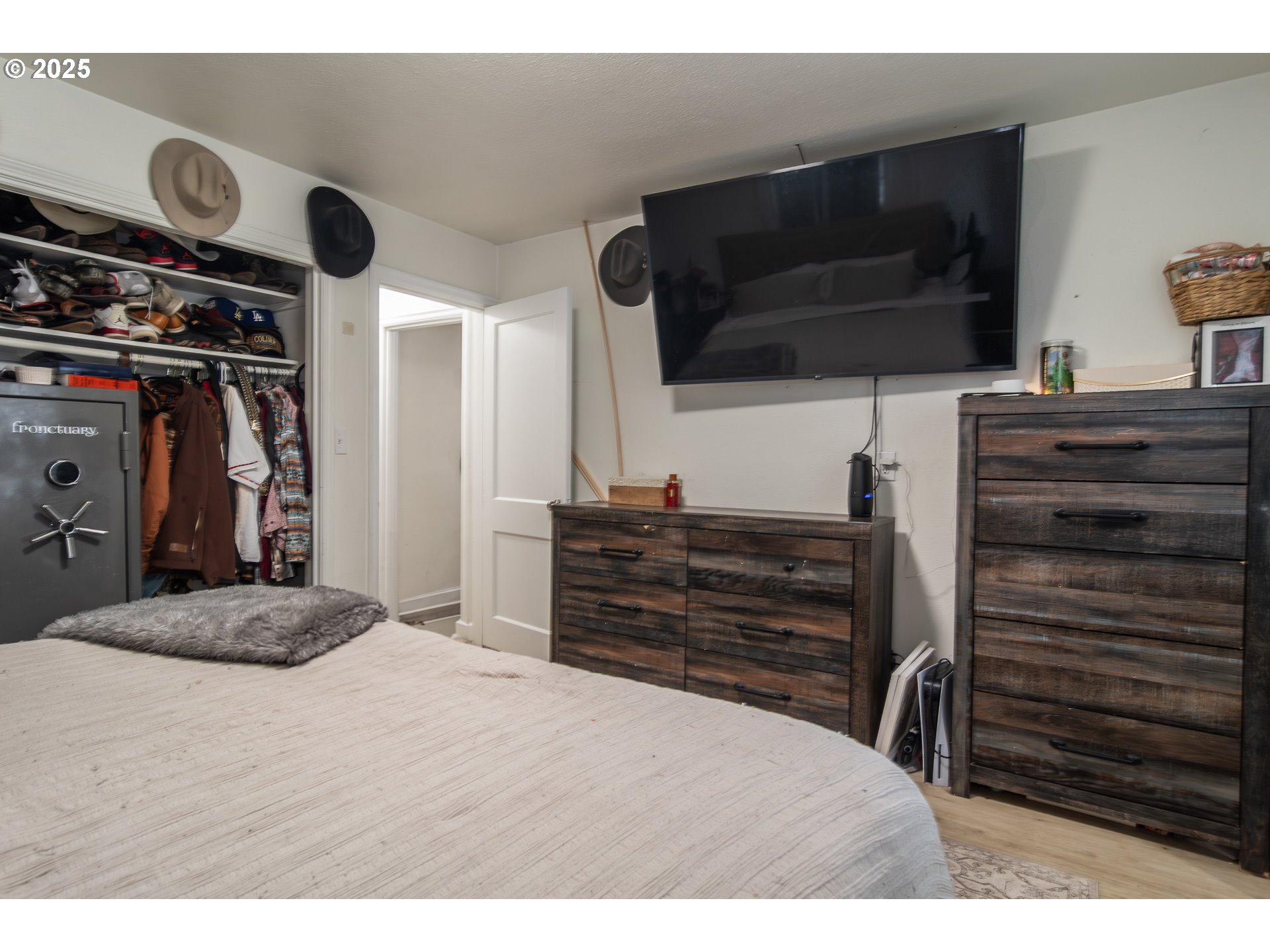 property viewer photo 12