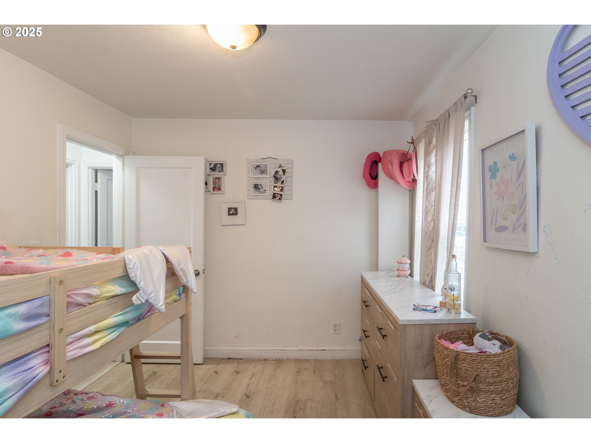 property viewer photo 18