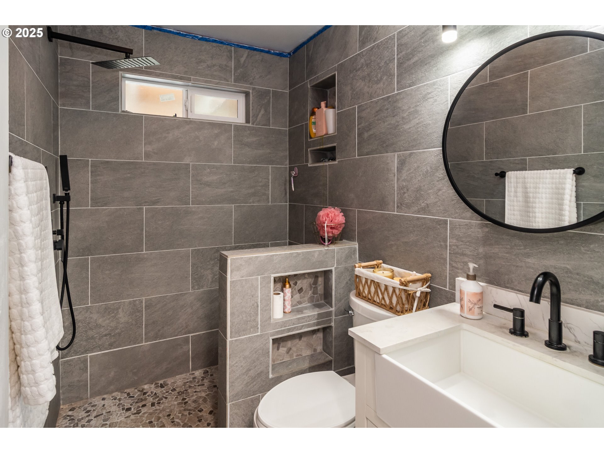 property viewer photo 9
