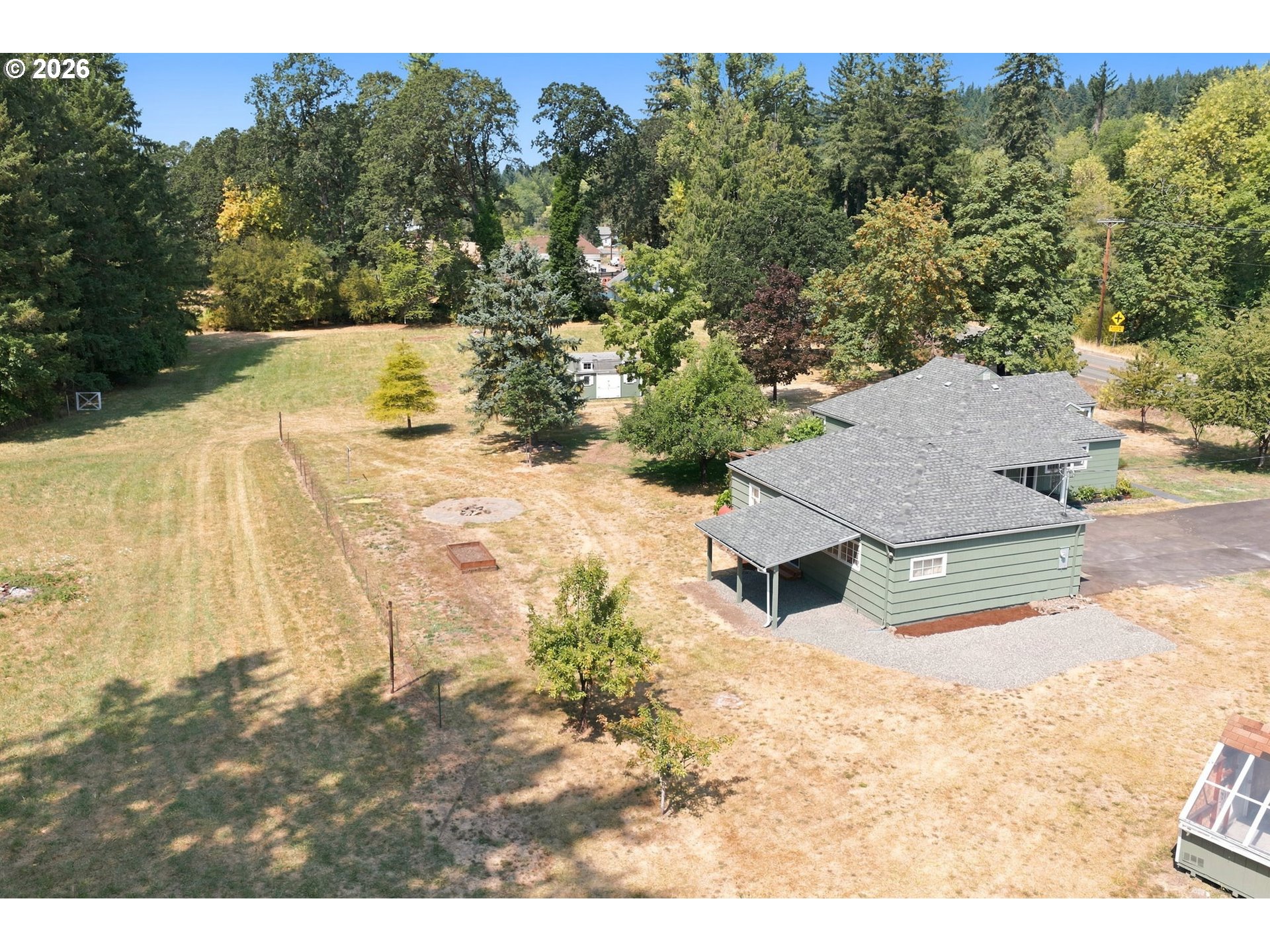 main property photo 40