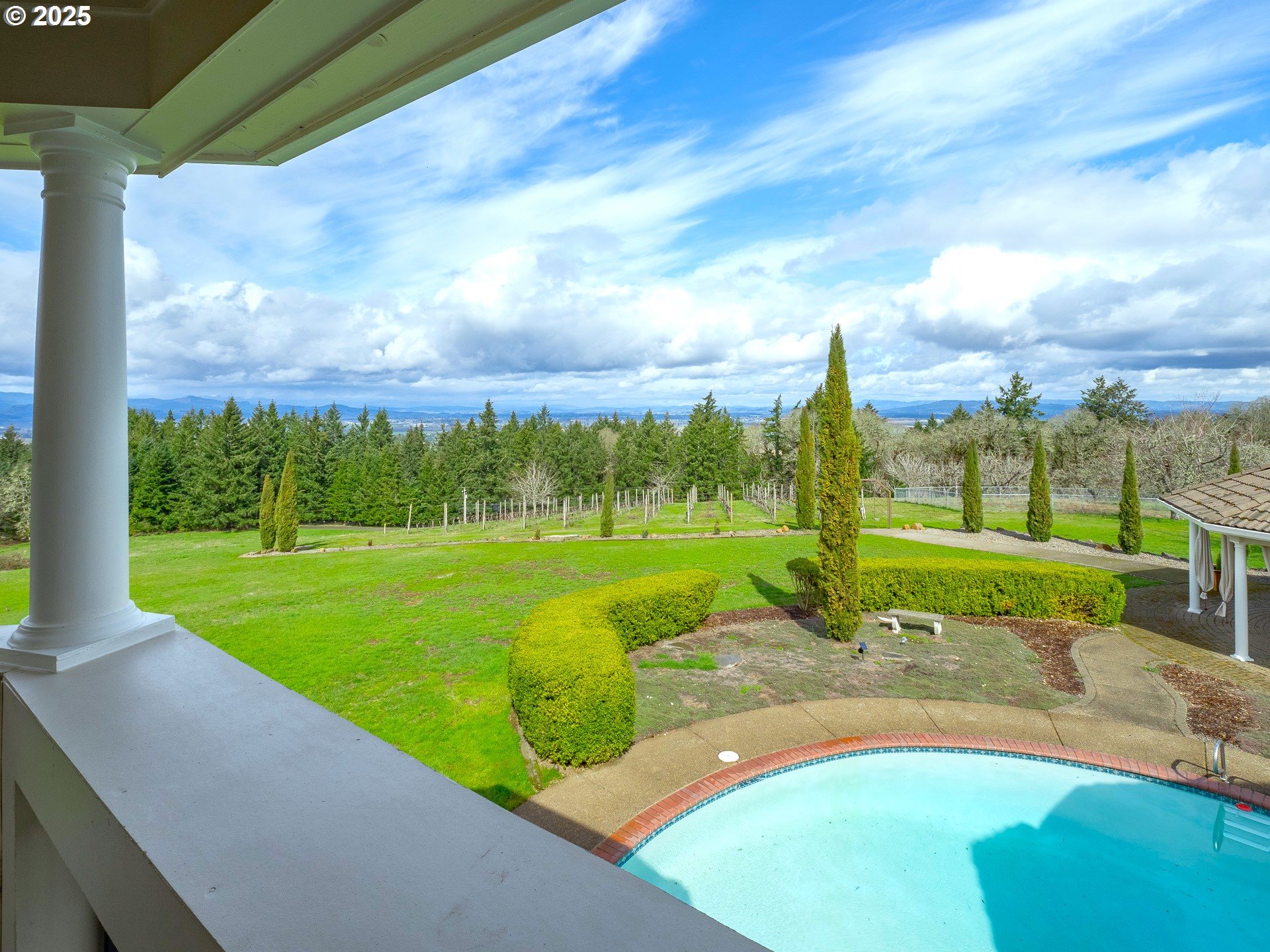 main property photo 9