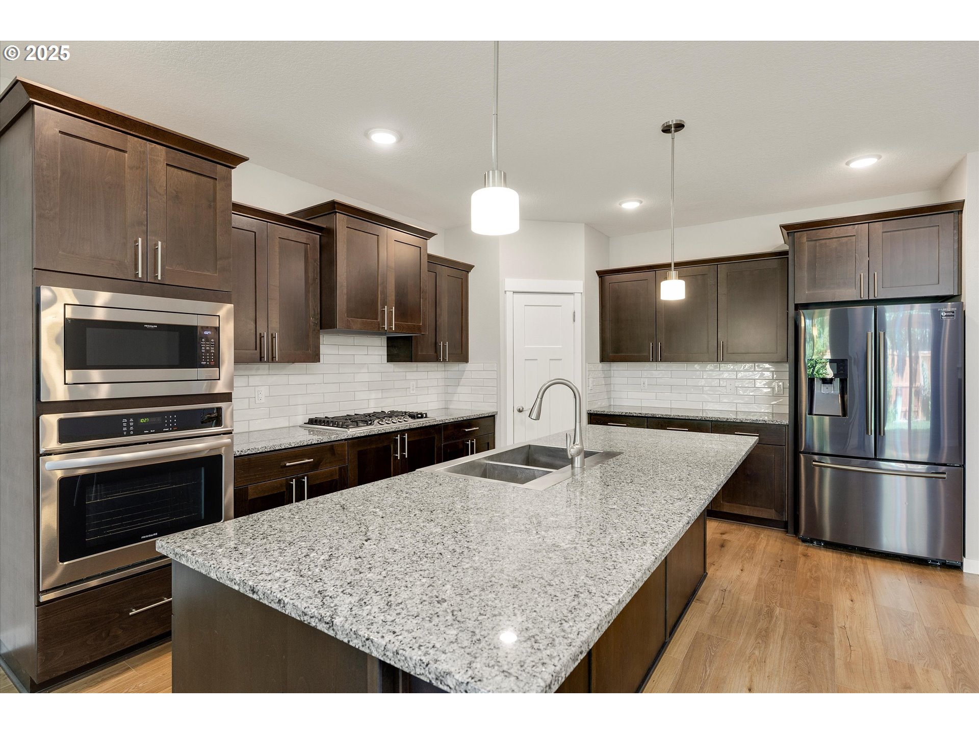 property viewer photo 13