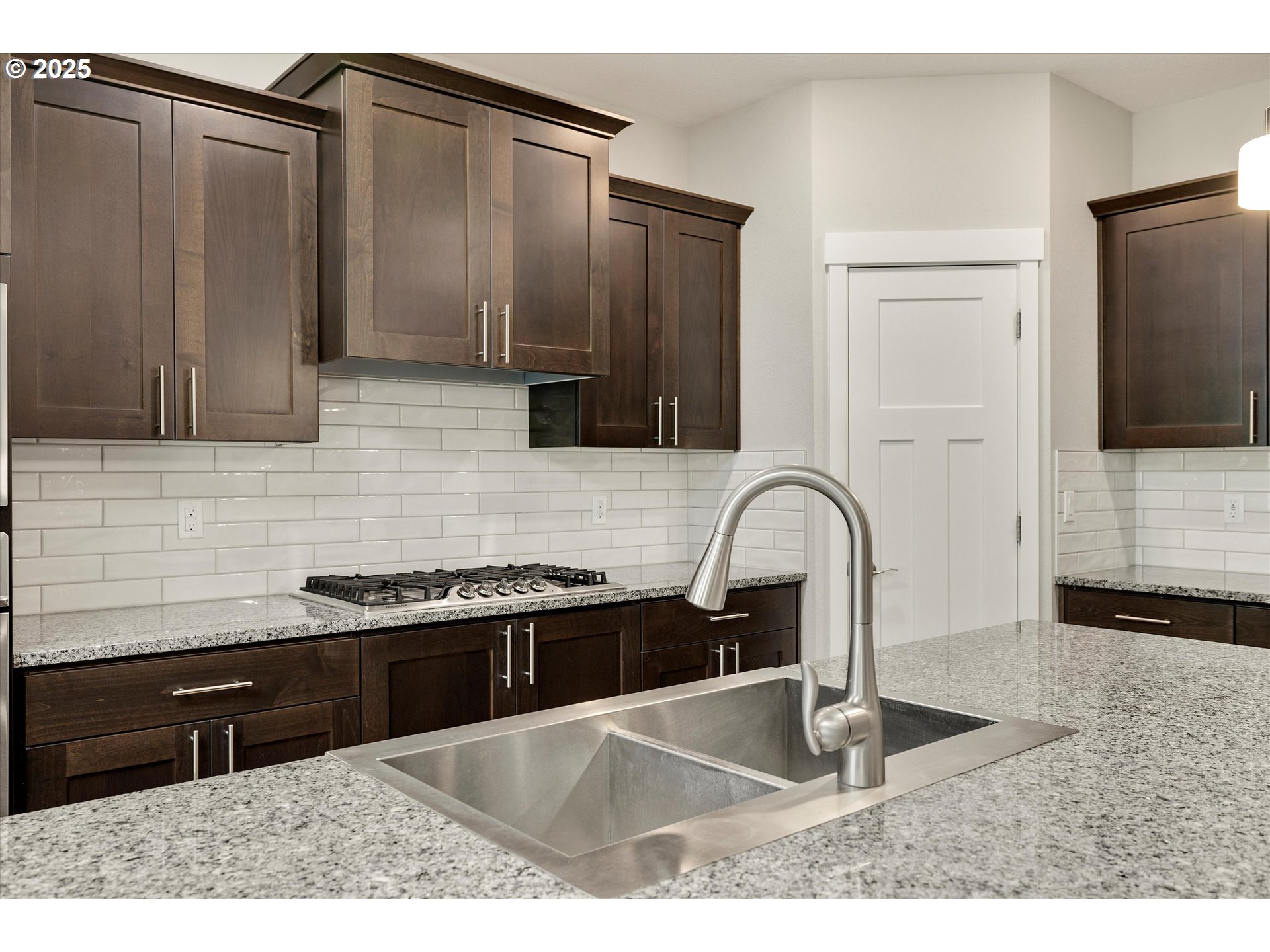 property viewer photo 14