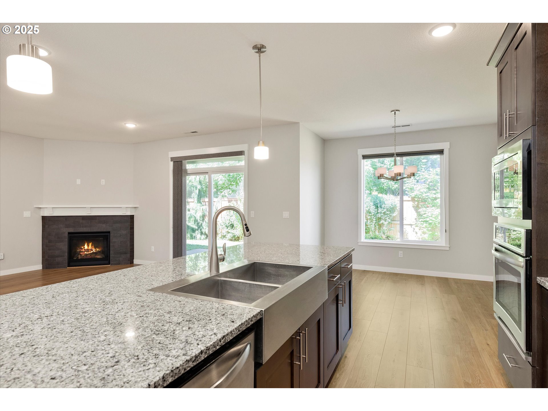 property viewer photo 15