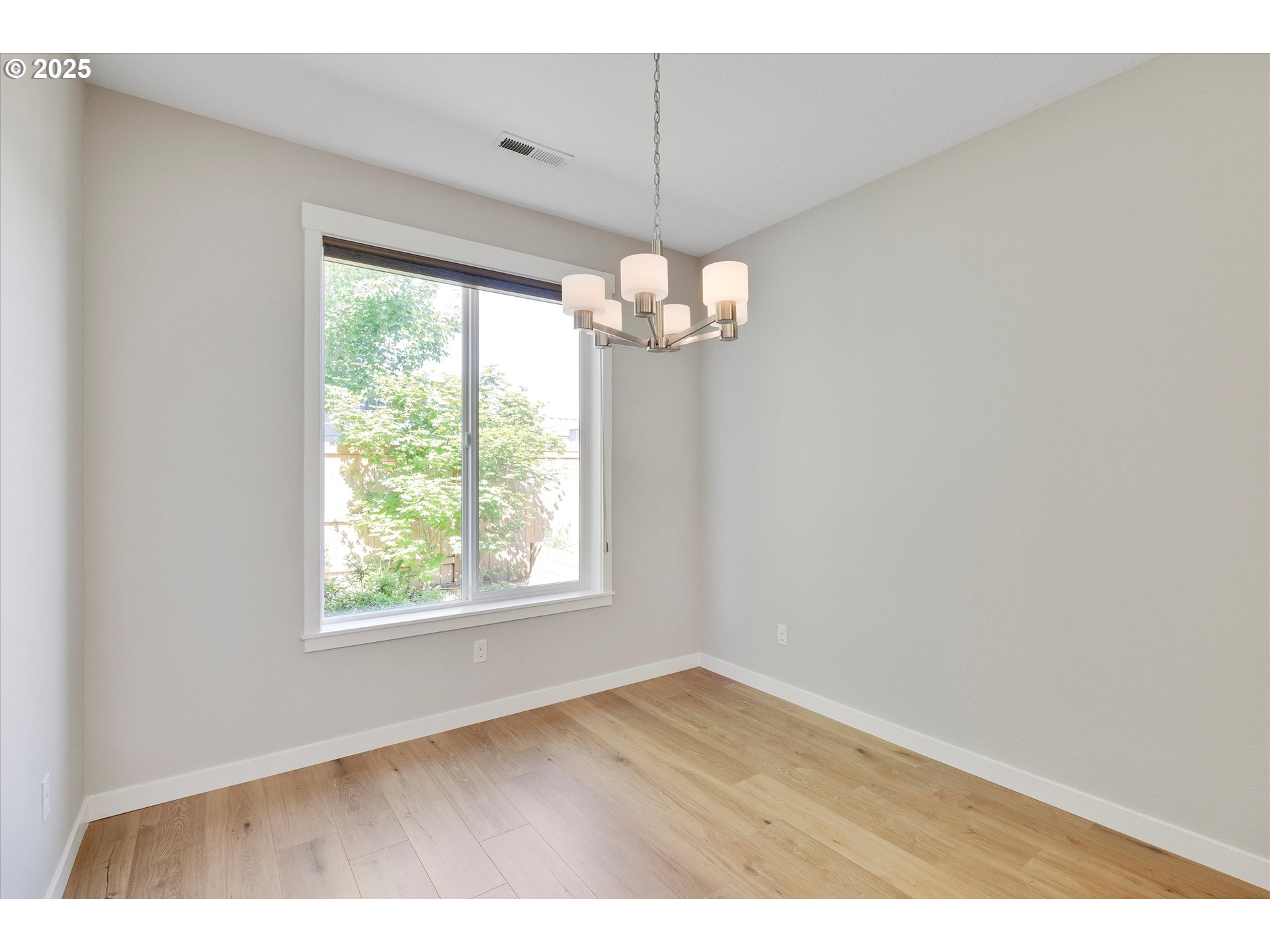 property viewer photo 17