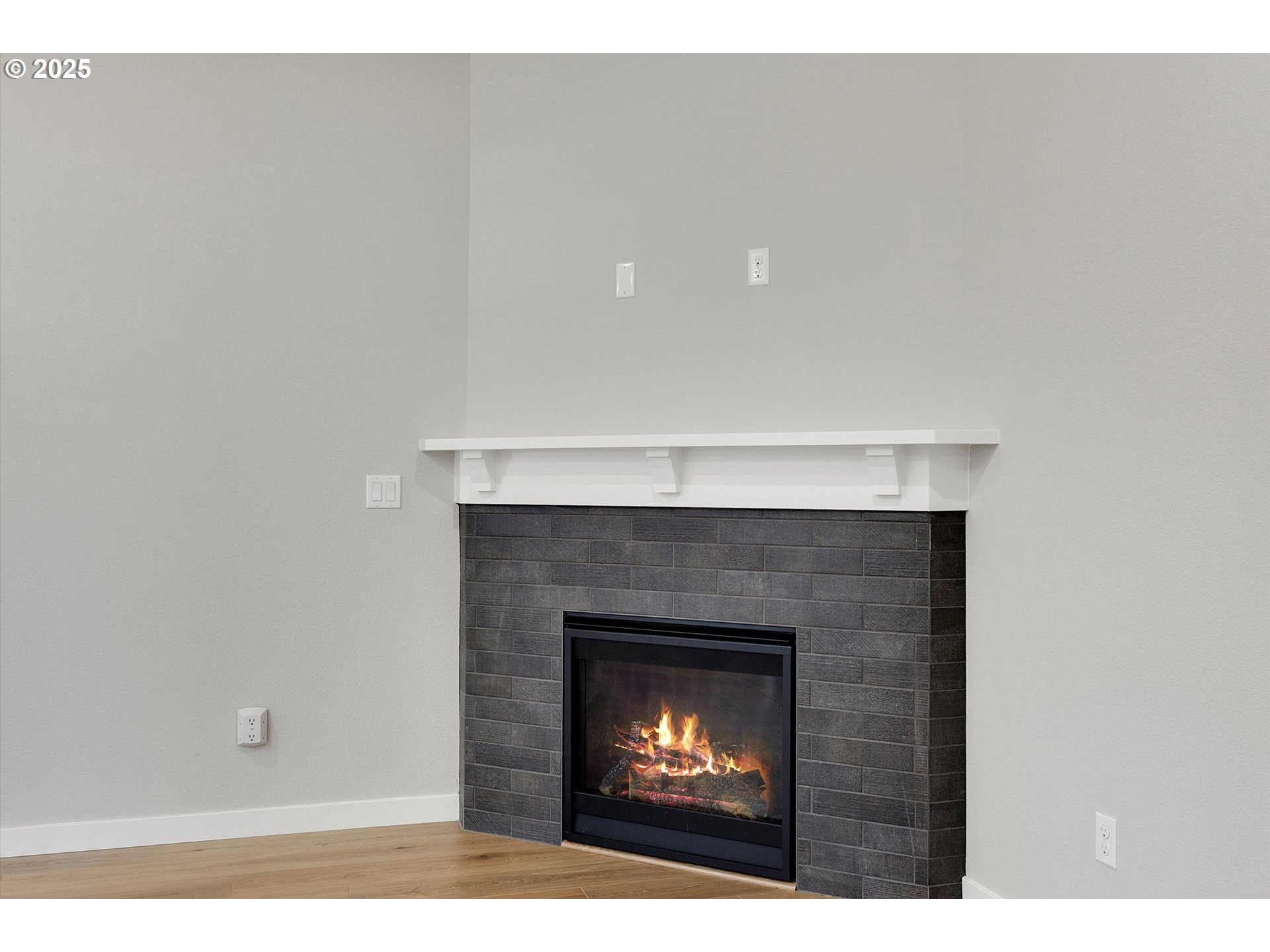 property viewer photo 18
