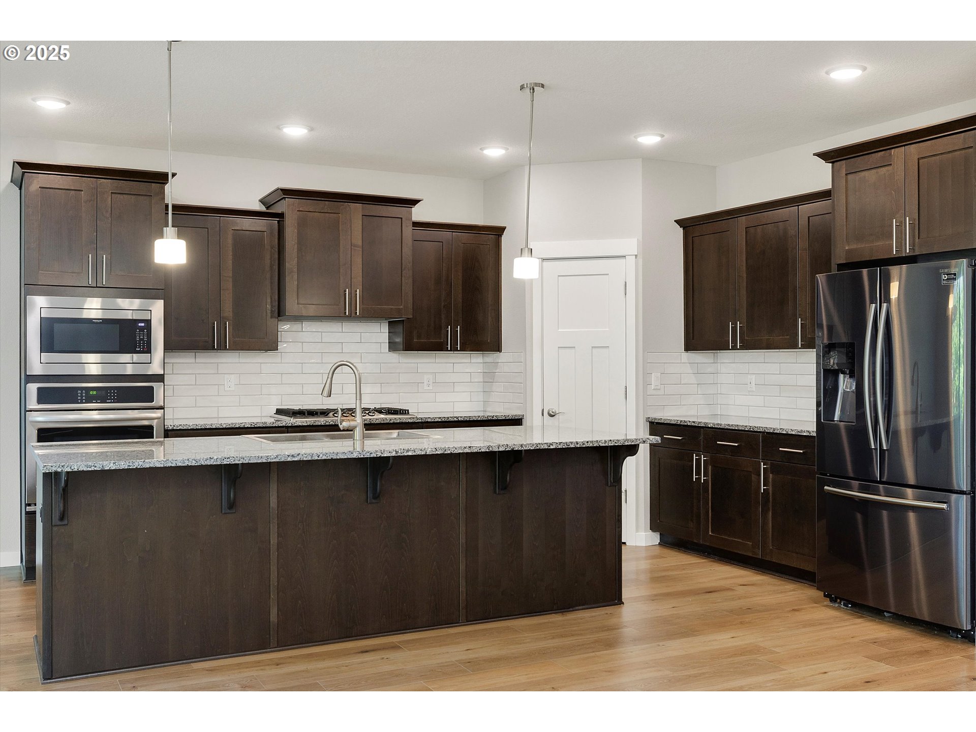 property viewer photo 19