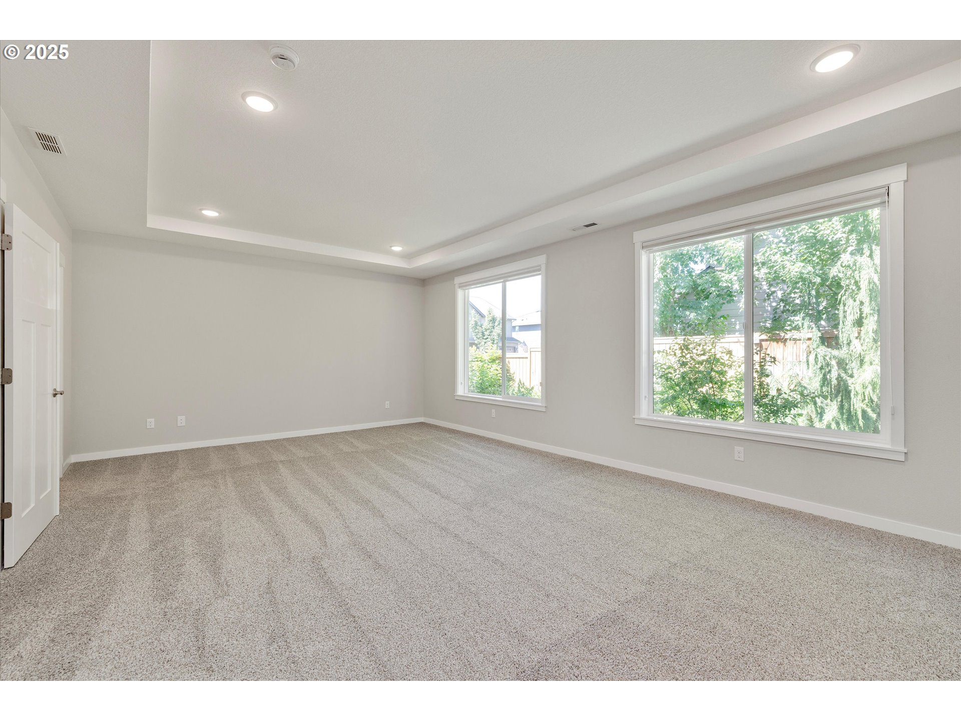 property viewer photo 23