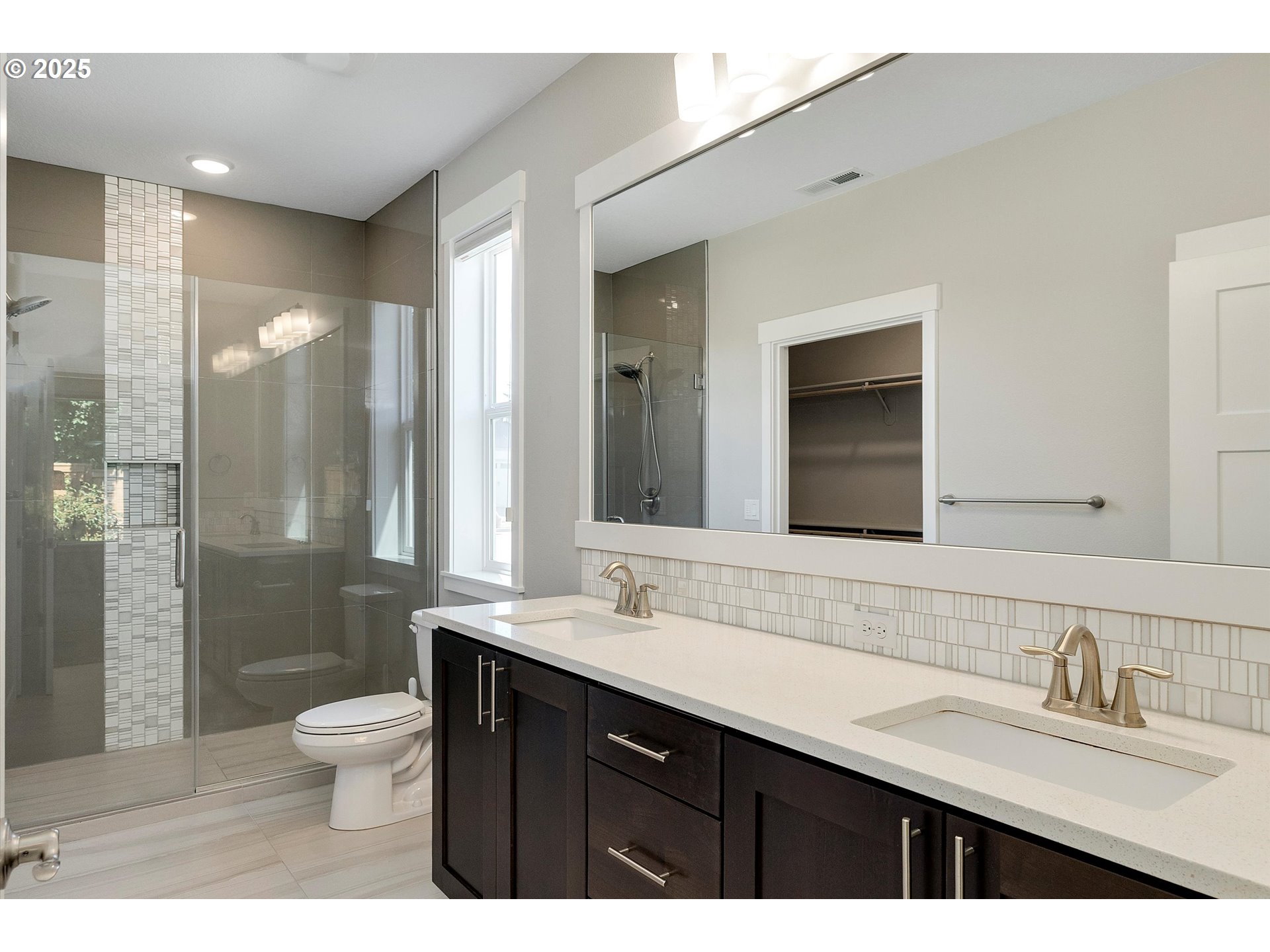 property viewer photo 25