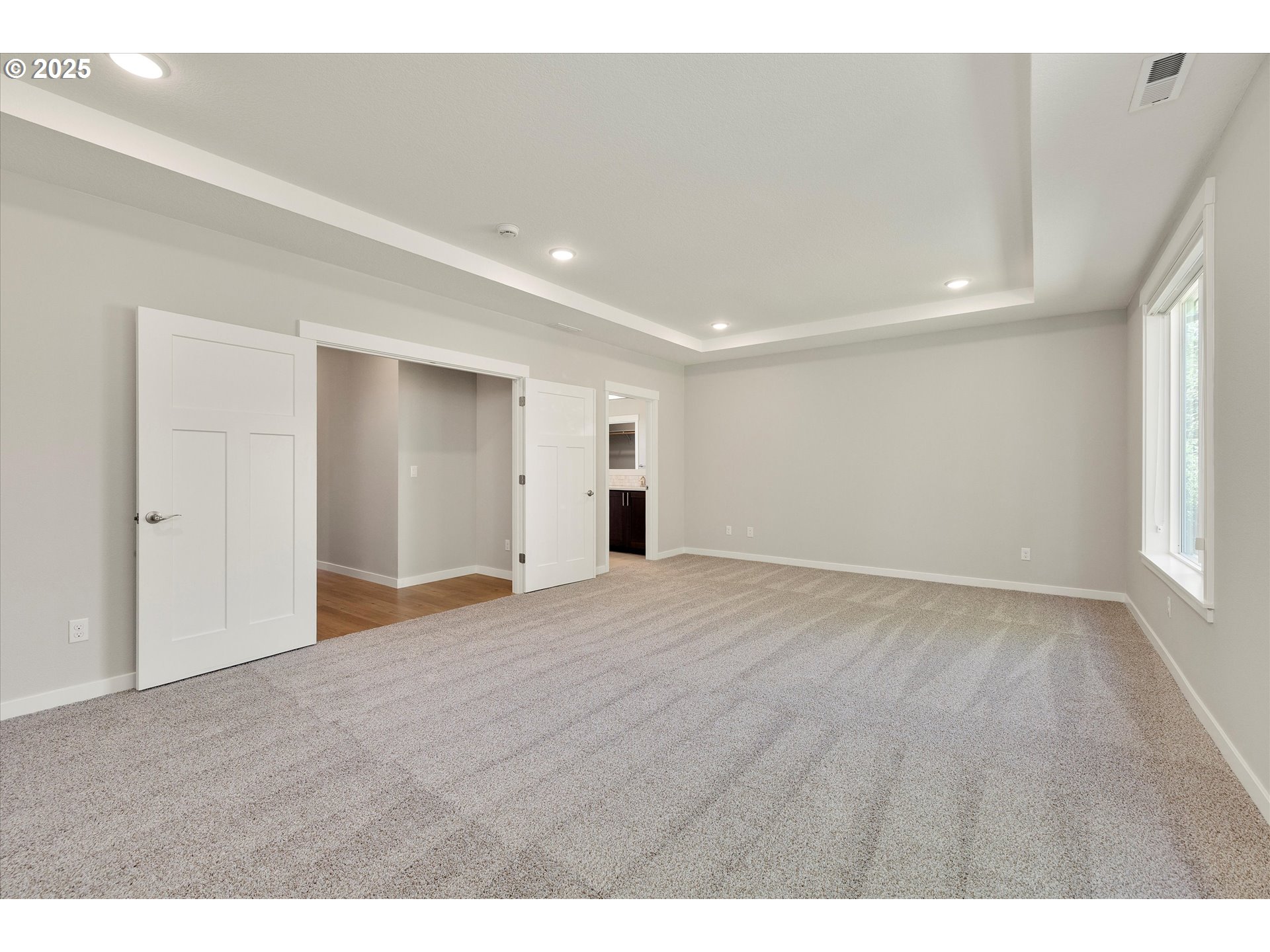 property viewer photo 26