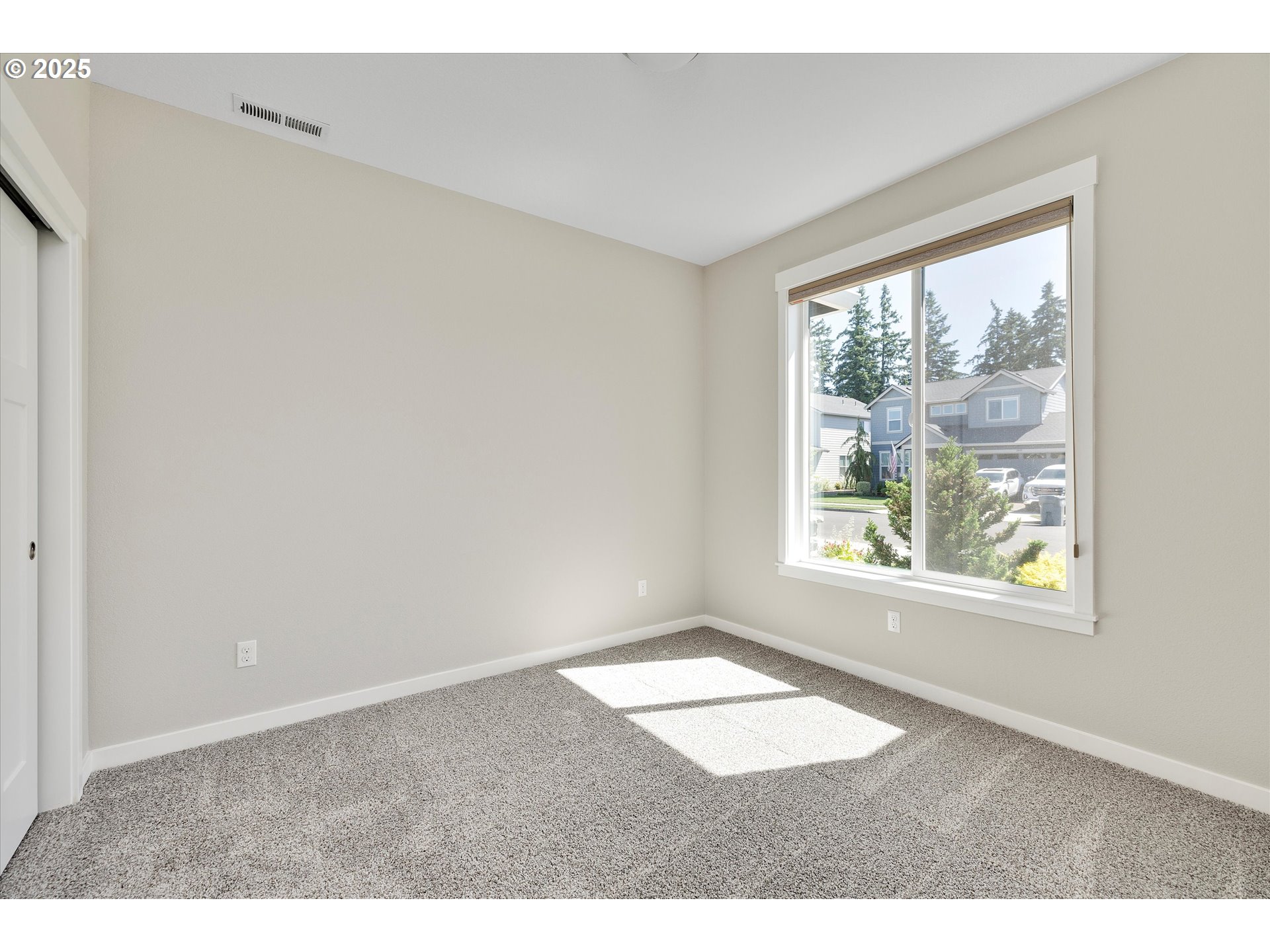 property viewer photo 29