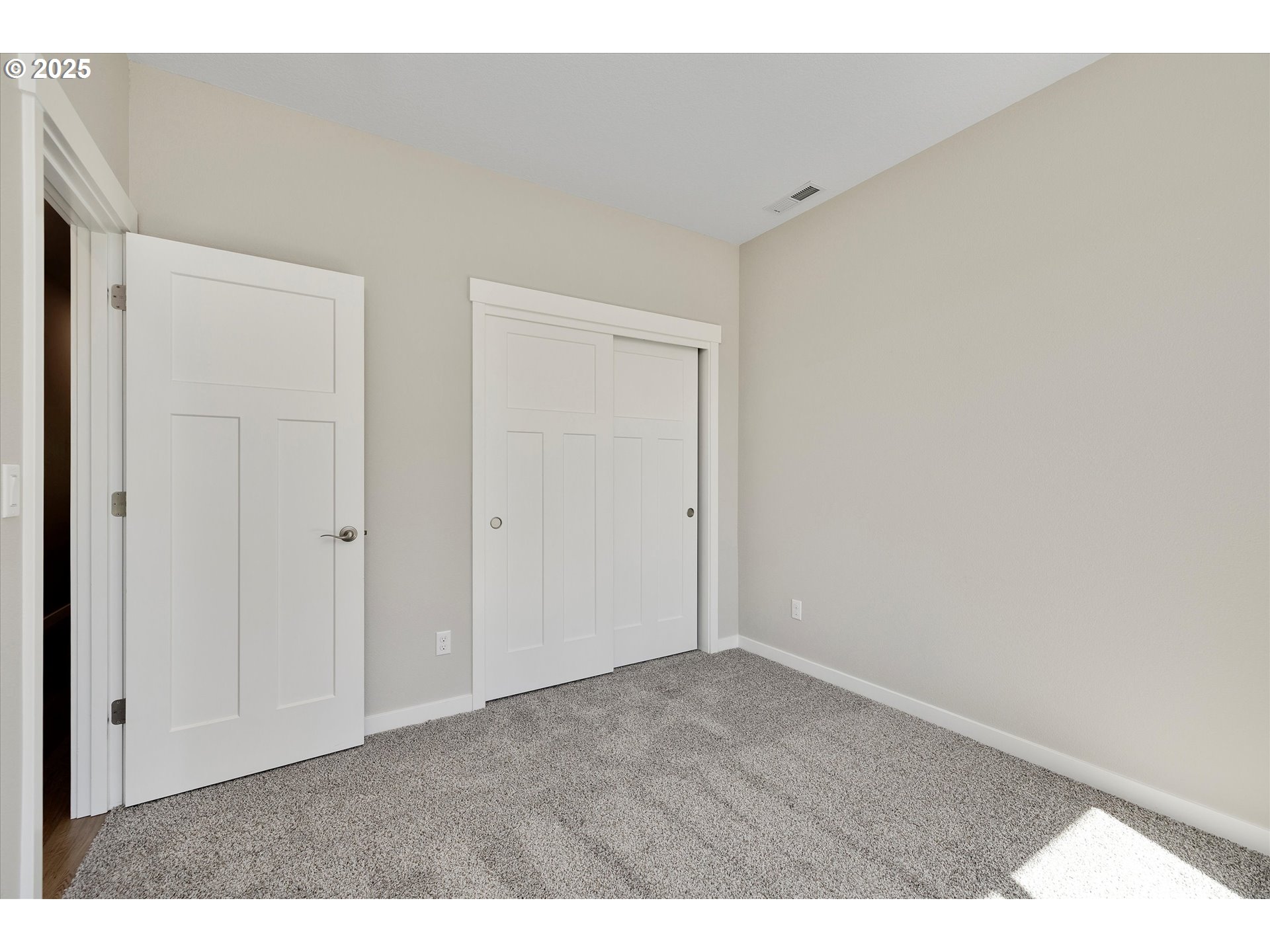 property viewer photo 30