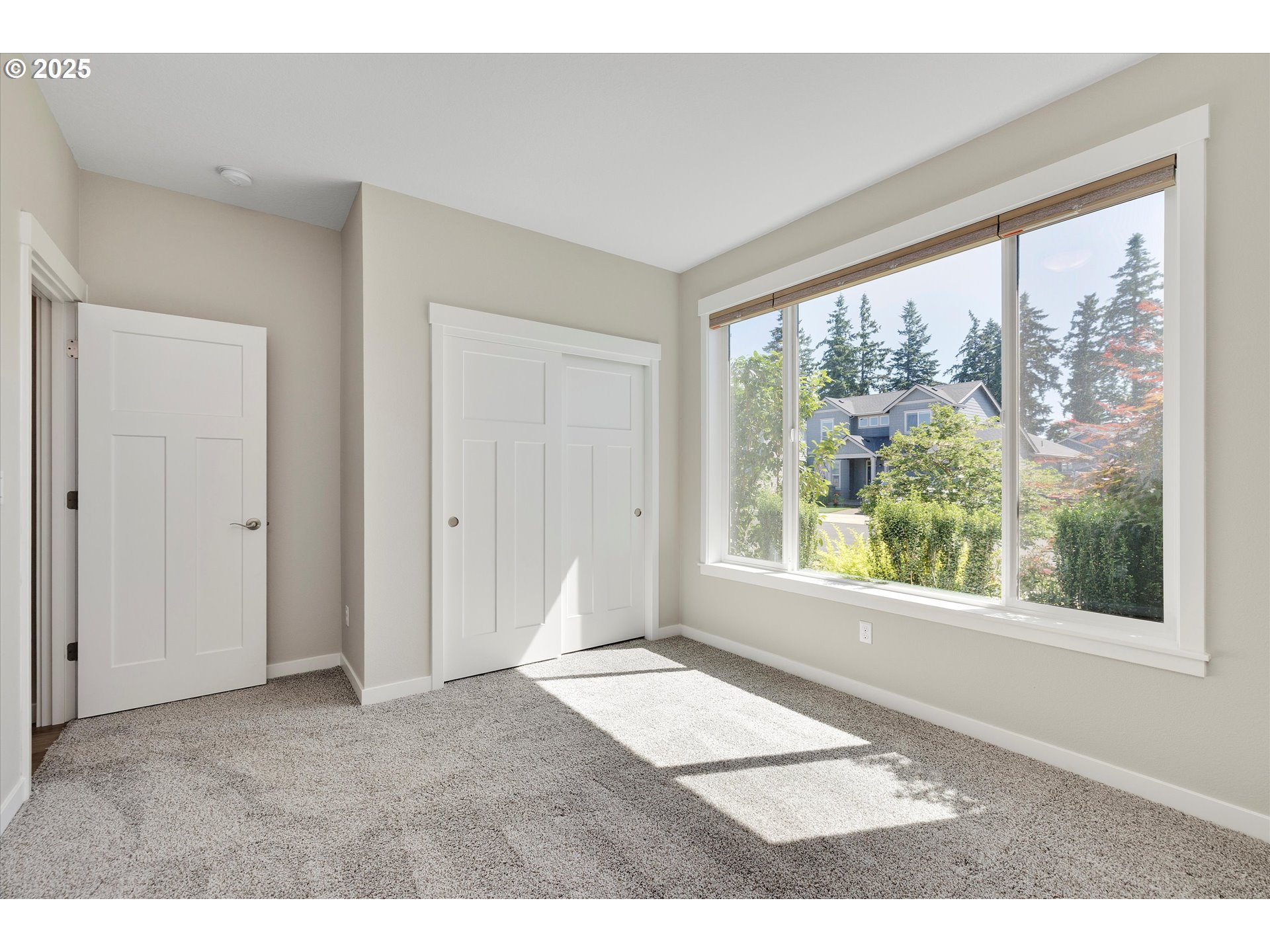 property viewer photo 33
