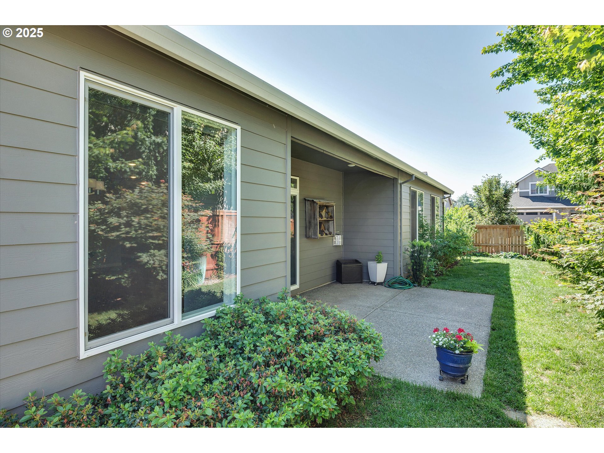 property viewer photo 36
