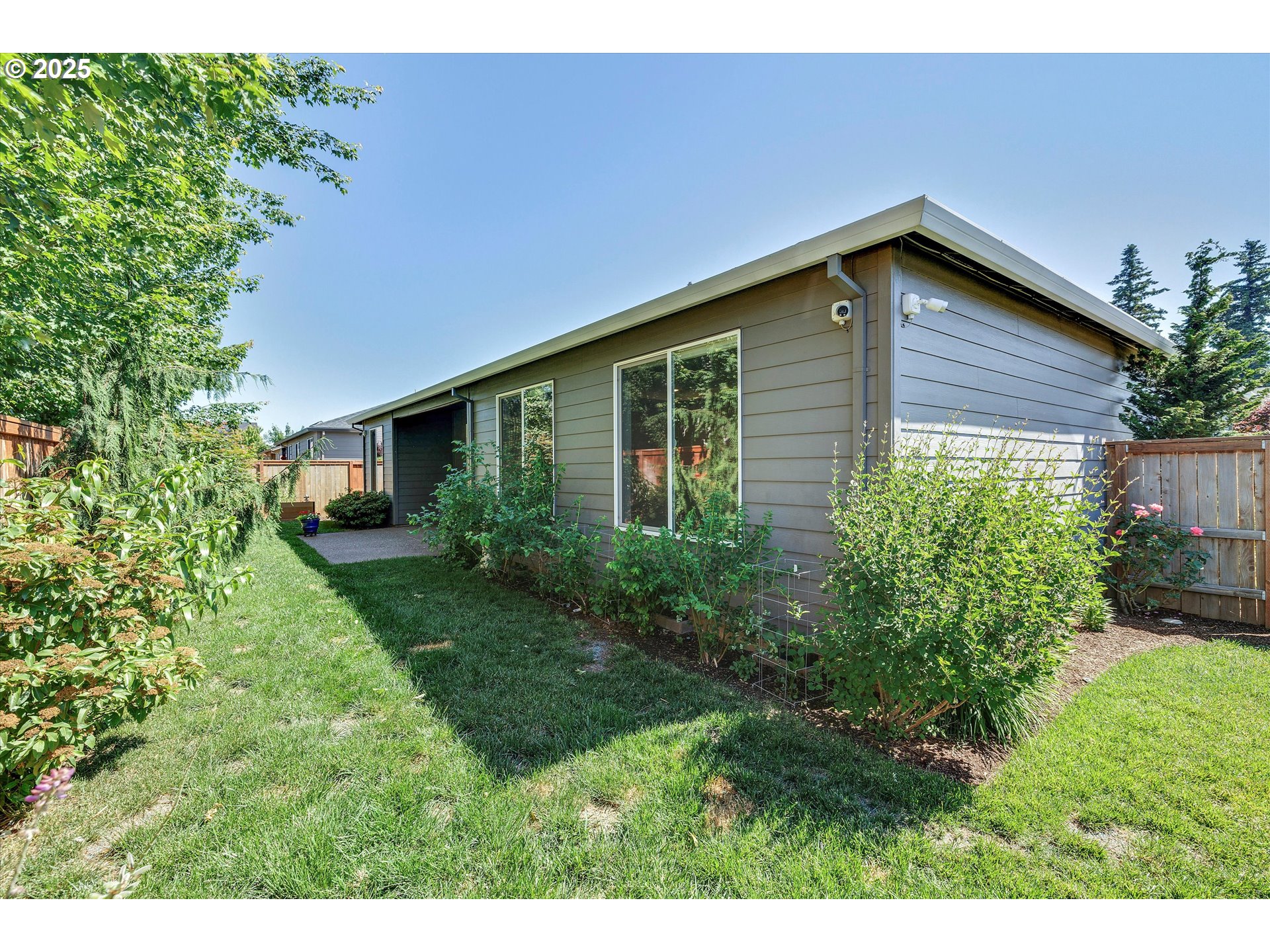 property viewer photo 37