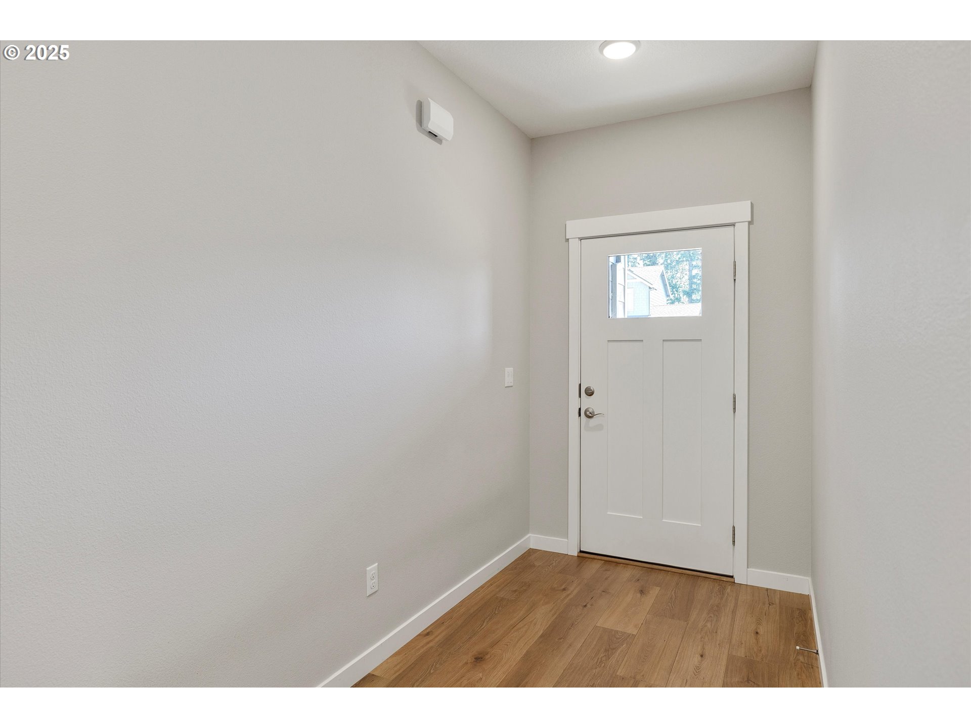 property viewer photo 7