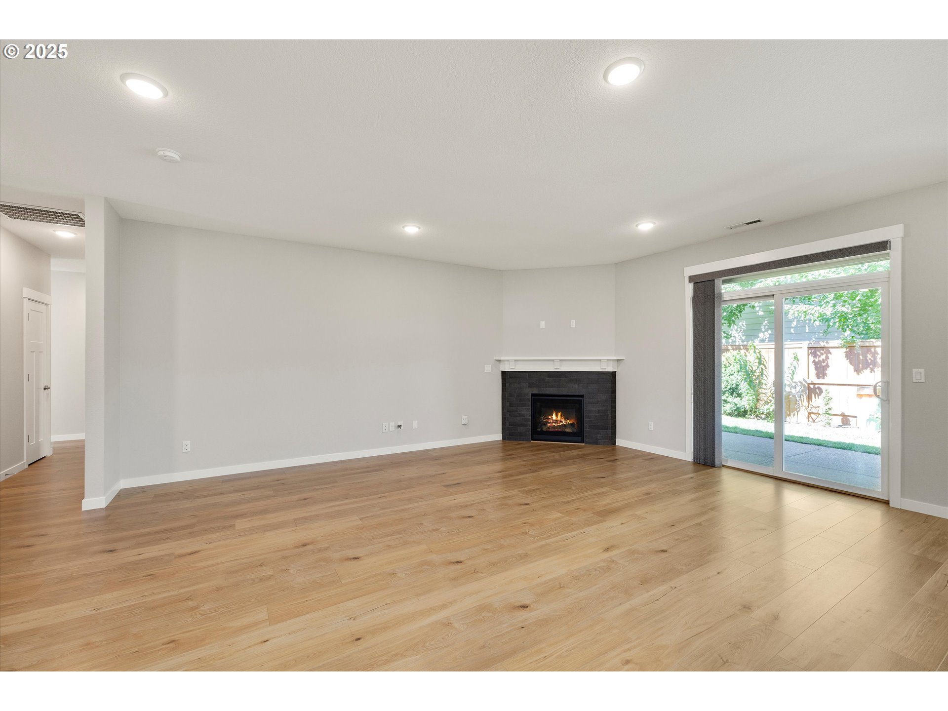 property viewer photo 9