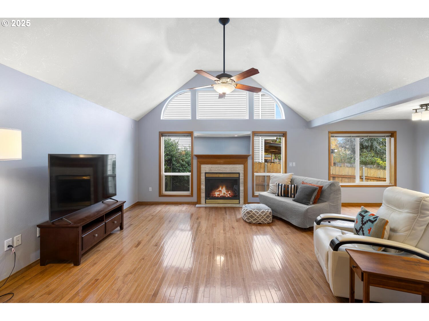 property viewer photo 12