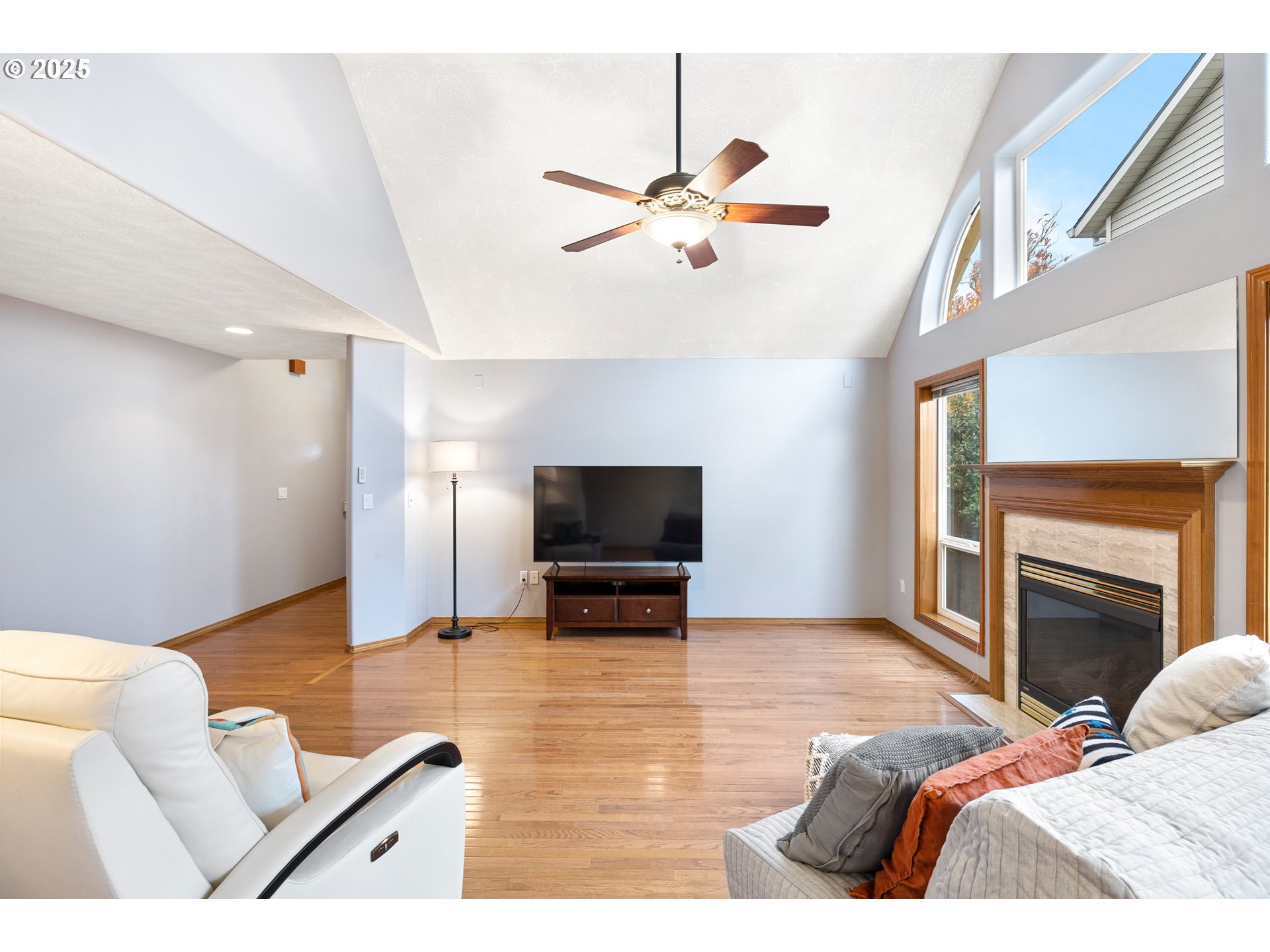 property viewer photo 14