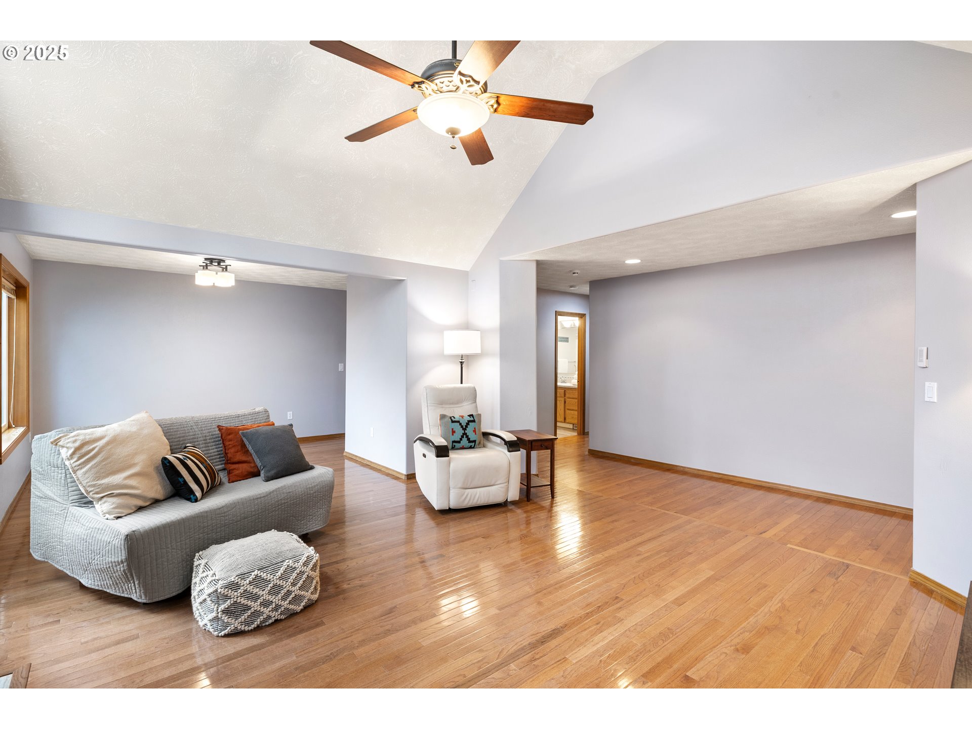 property viewer photo 15